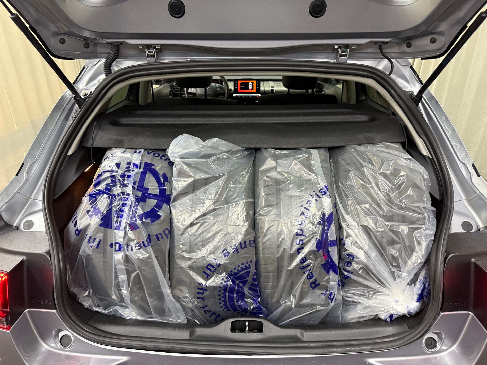 CITROEN C4 Cactus 1.2 Pure Tech Shine-image-5