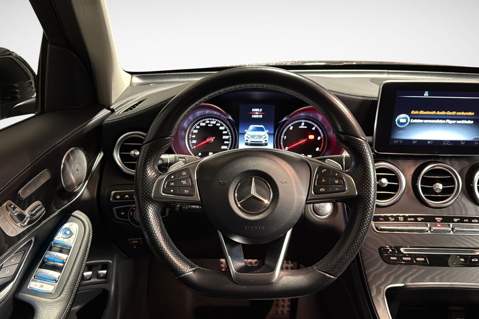 MERCEDES-BENZ GLC 350 d AMG Line 4Matic 9G-Tronic-image-11