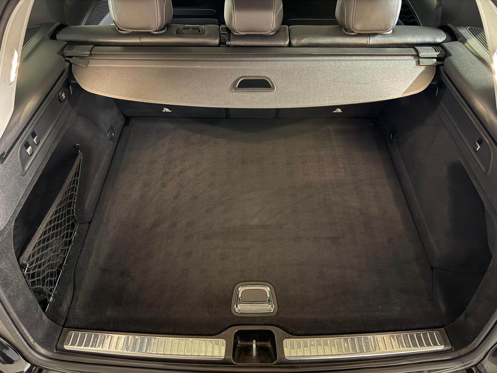 MERCEDES-BENZ GLC 350 d AMG Line 4Matic 9G-Tronic-image-19