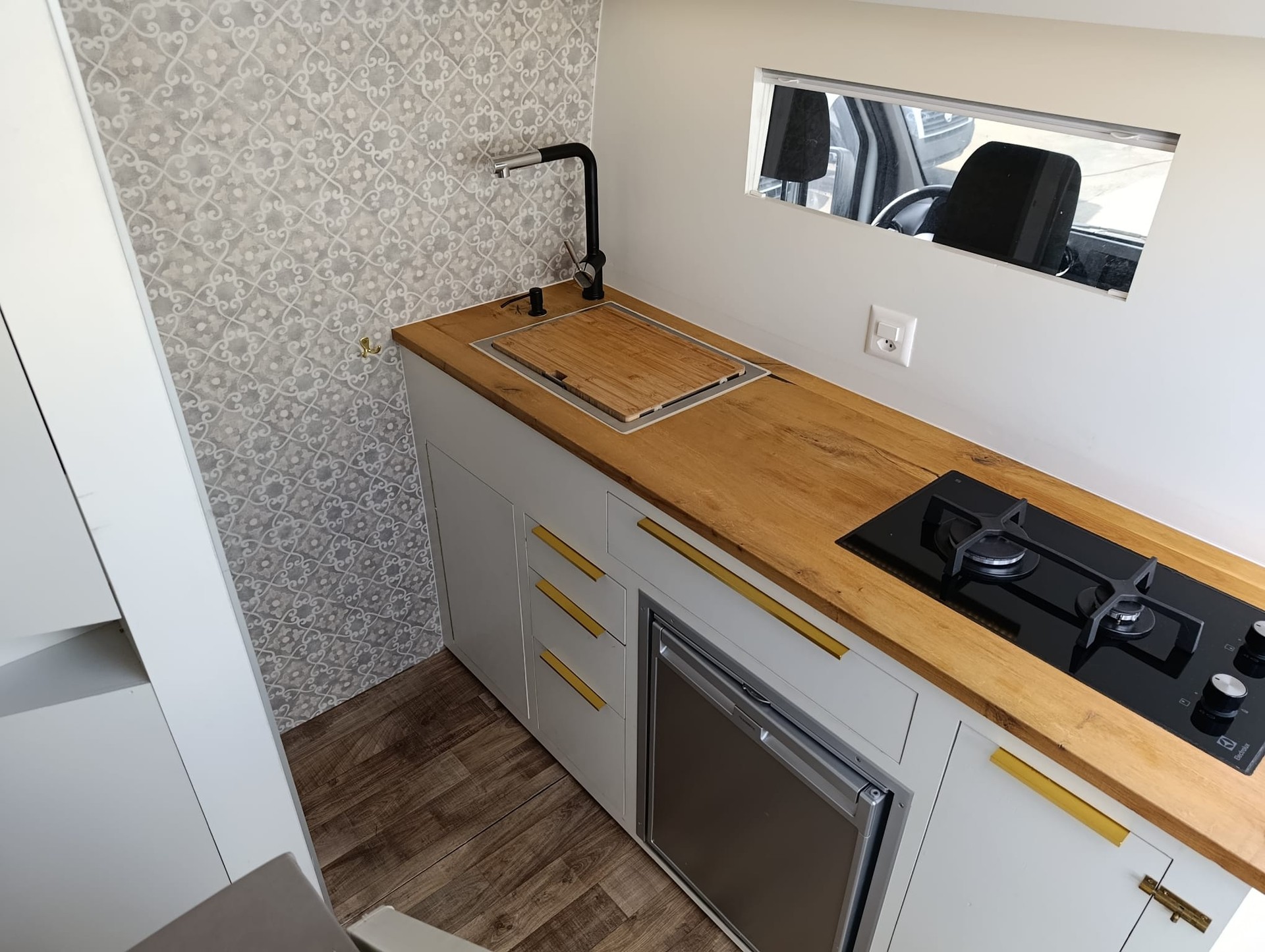 MERCEDES-BENZ 314 CDI ***Bereit für das nächste Abenteuer & komplett autark***Nutzlast 680Kg *Dieselheizung *Kompressorkühlschrank *Solar-image-22