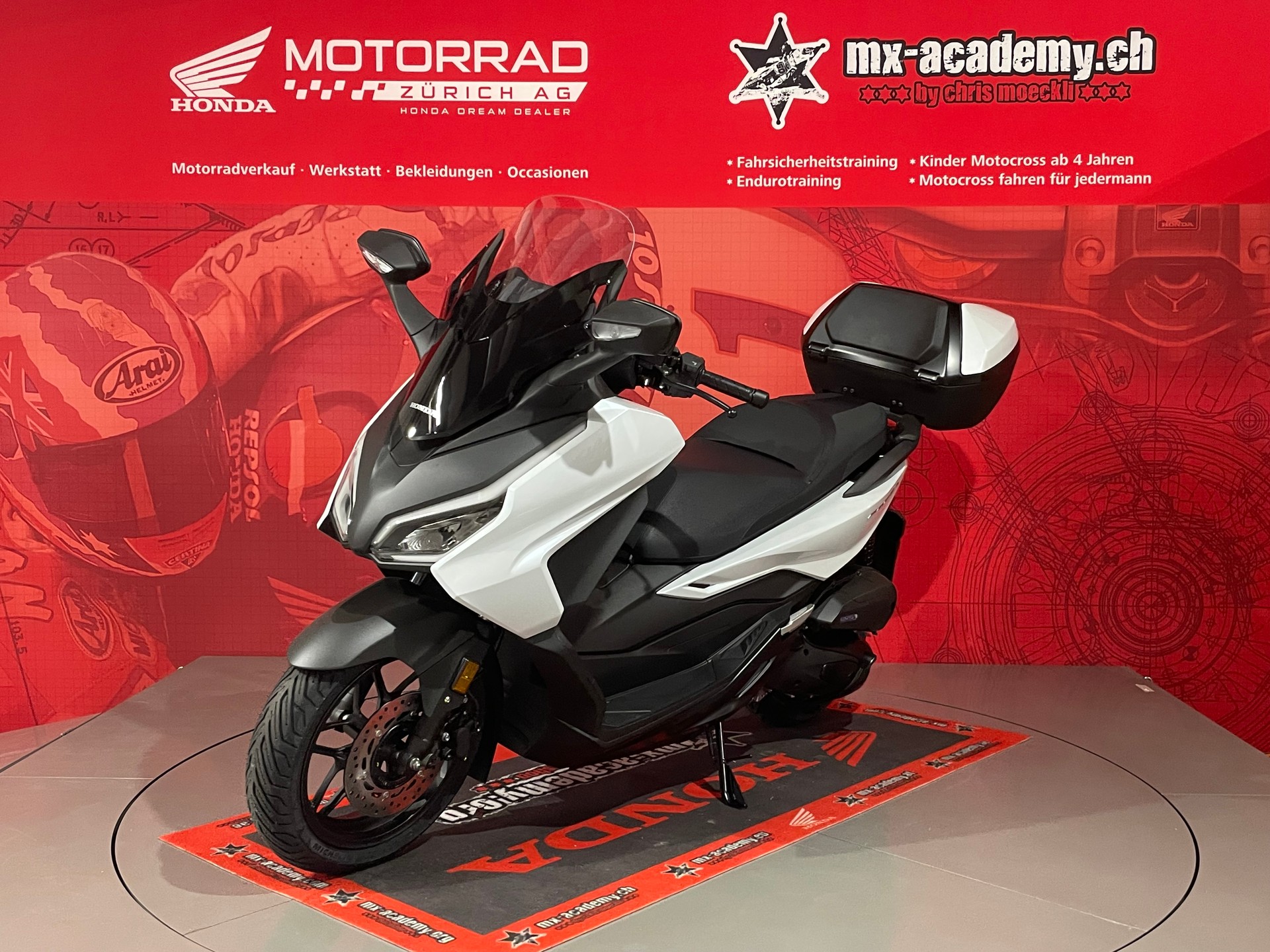 HONDA FORZA 125 Smart Top Box**Modell 2026**Neufahrzeug**Pearl Cool White**-image-4