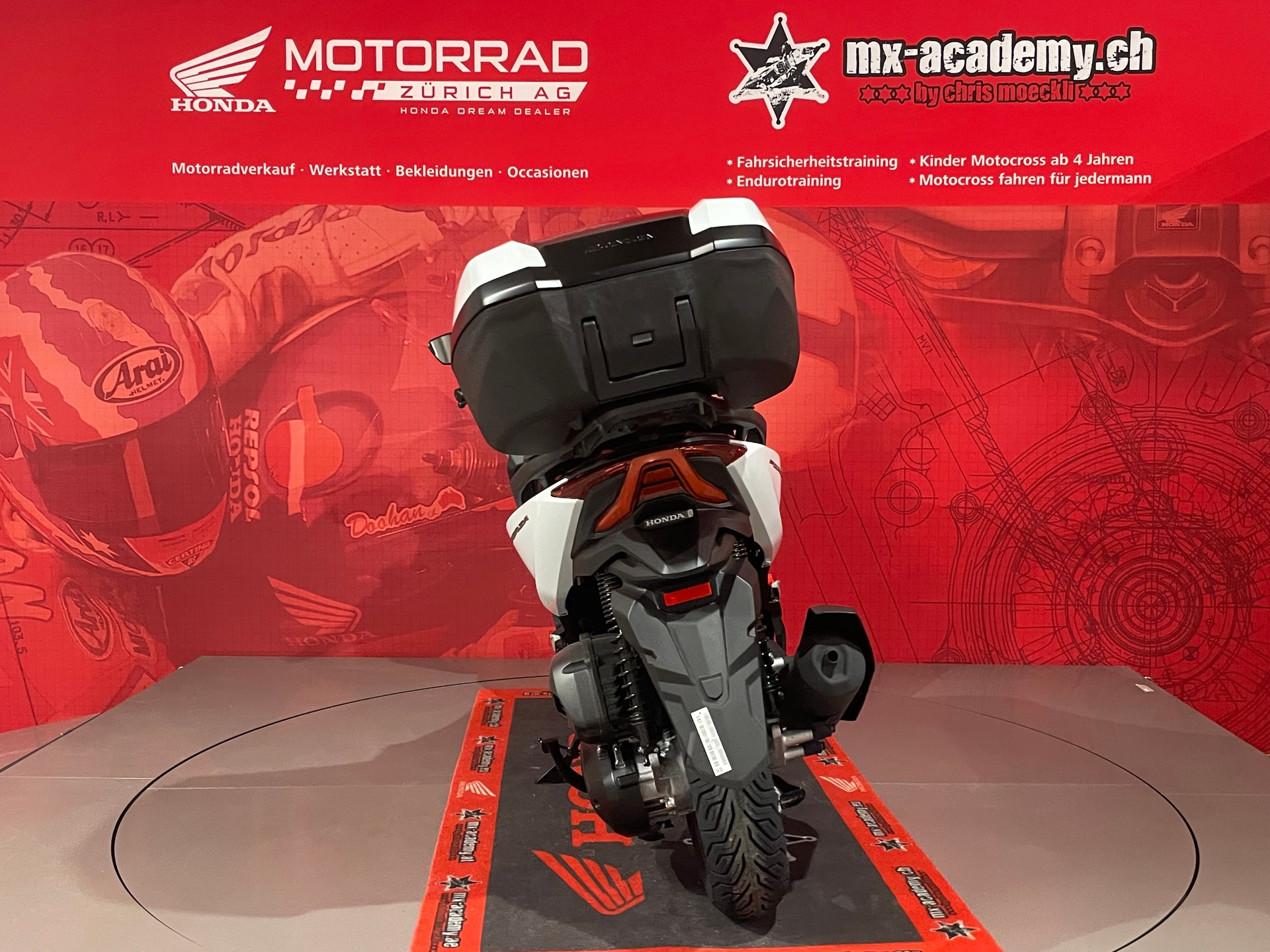HONDA FORZA 125 Smart Top Box**Modell 2026**Neufahrzeug**Pearl Cool White**-image-7