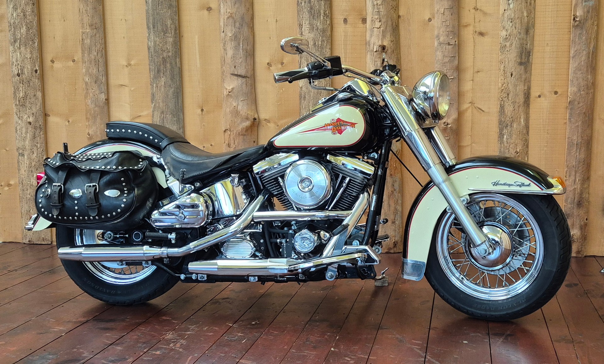 HARLEY-DAVIDSON FLST Heritage Softail
