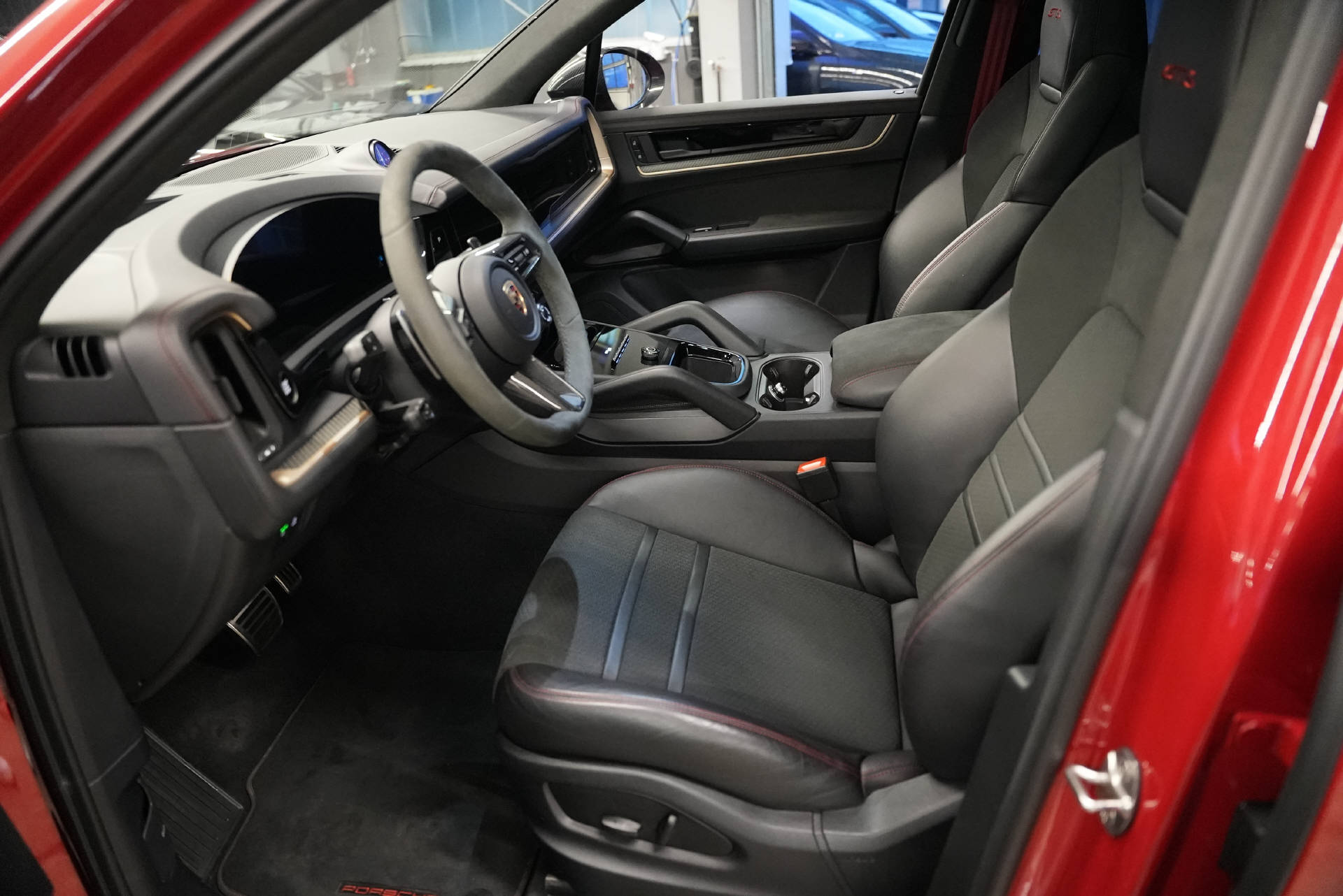 PORSCHE Cayenne GTS Tiptronic-image-7