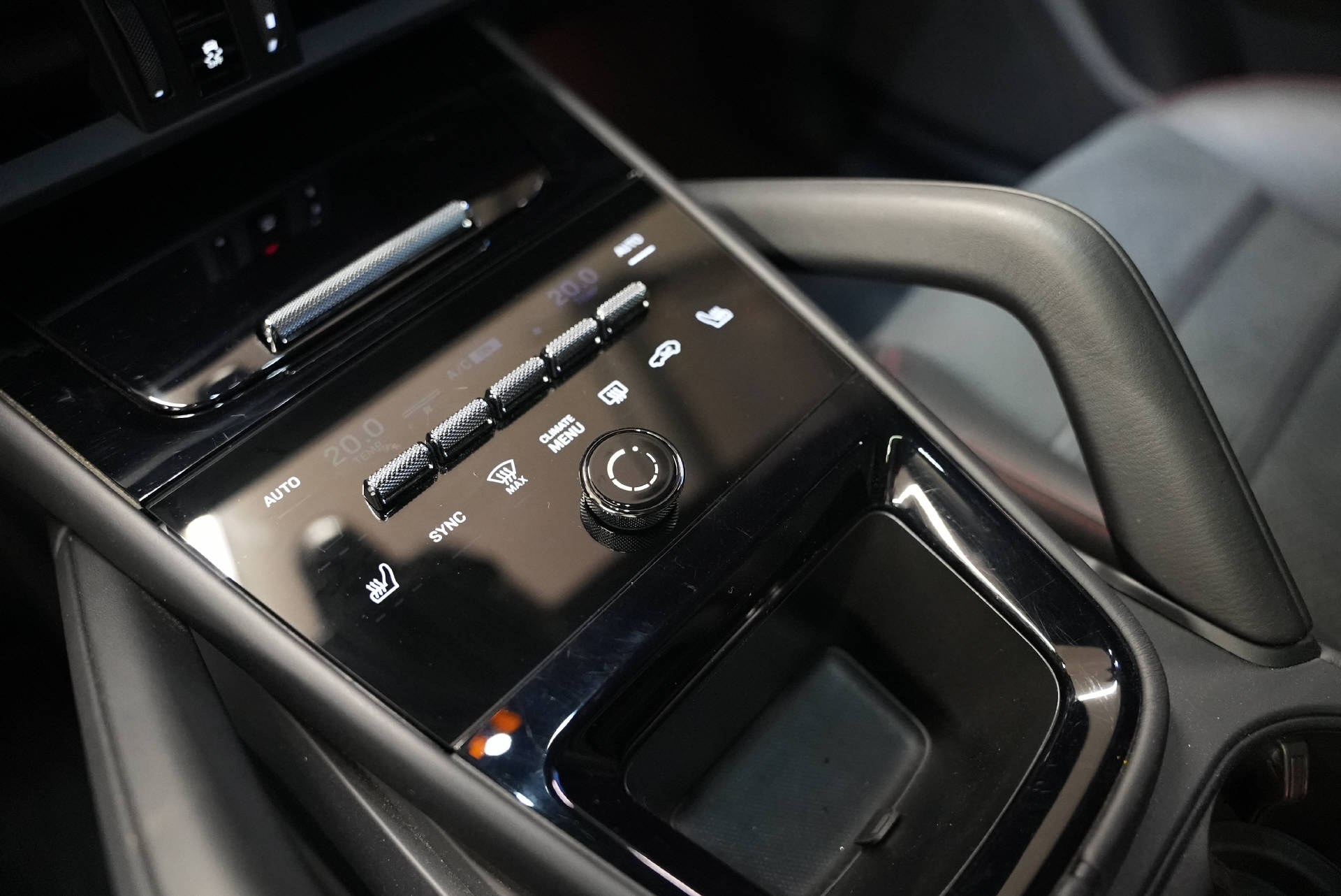 PORSCHE Cayenne GTS Tiptronic-image-14