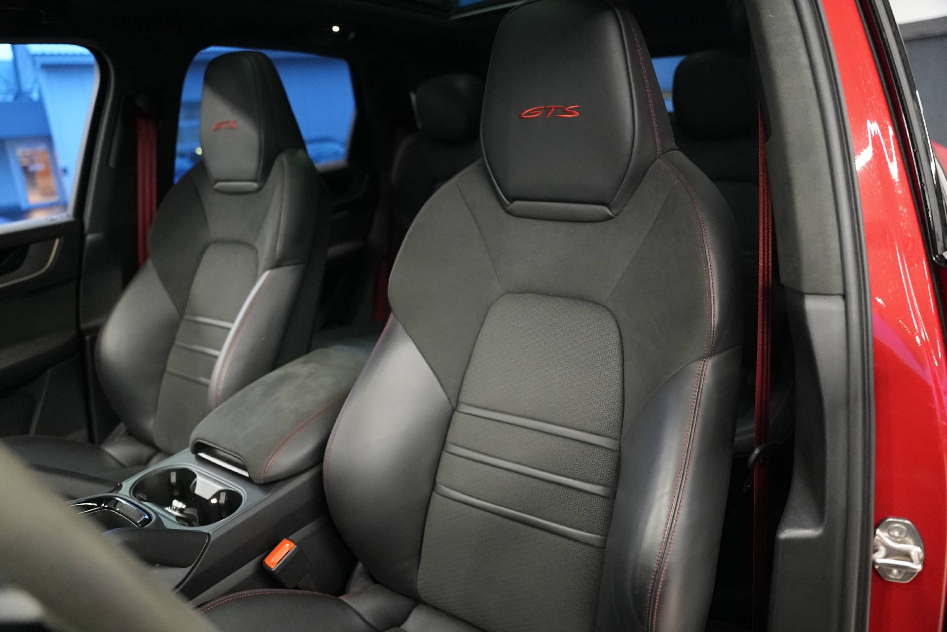 PORSCHE Cayenne GTS Tiptronic-image-9