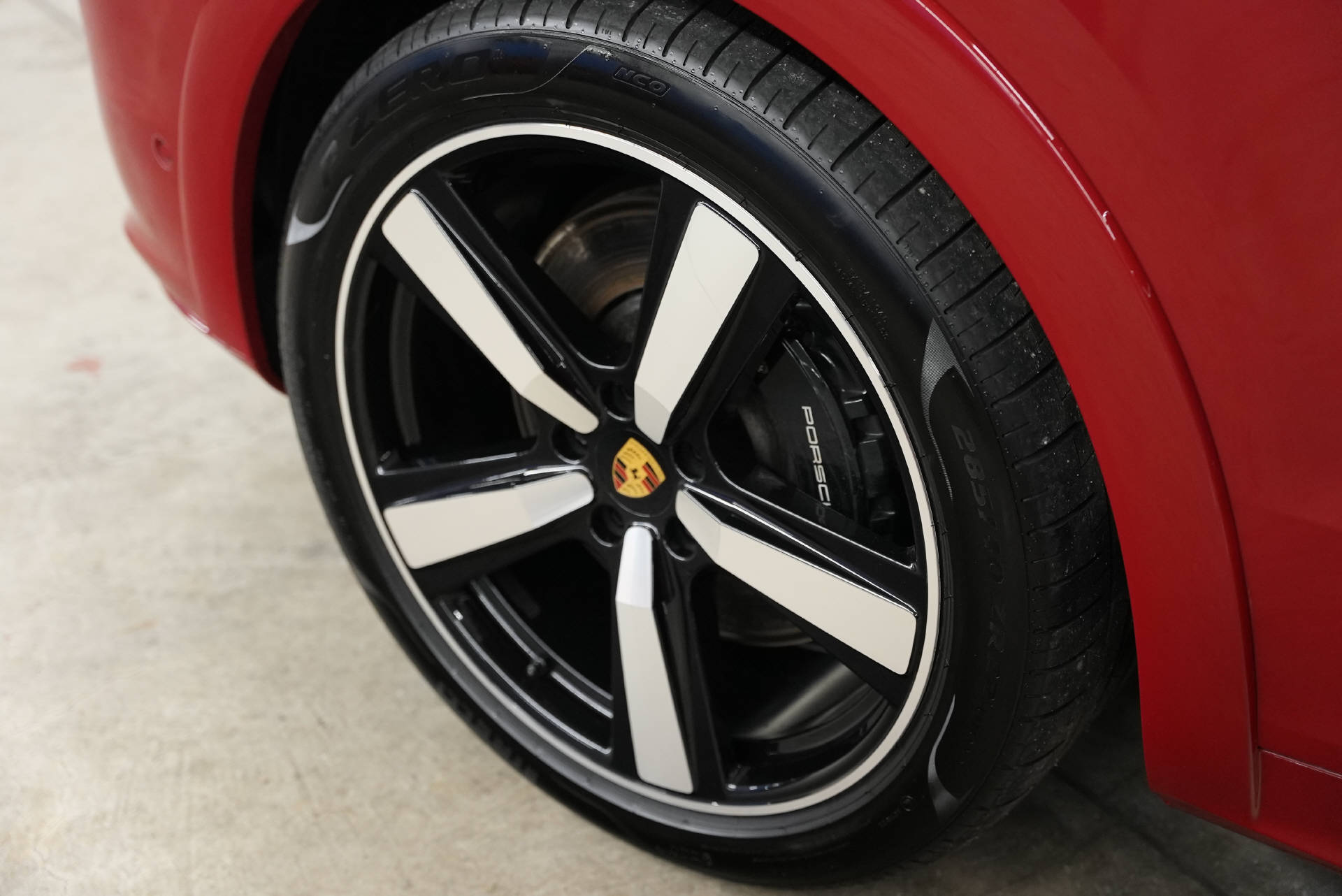 PORSCHE Cayenne GTS Tiptronic-image-5