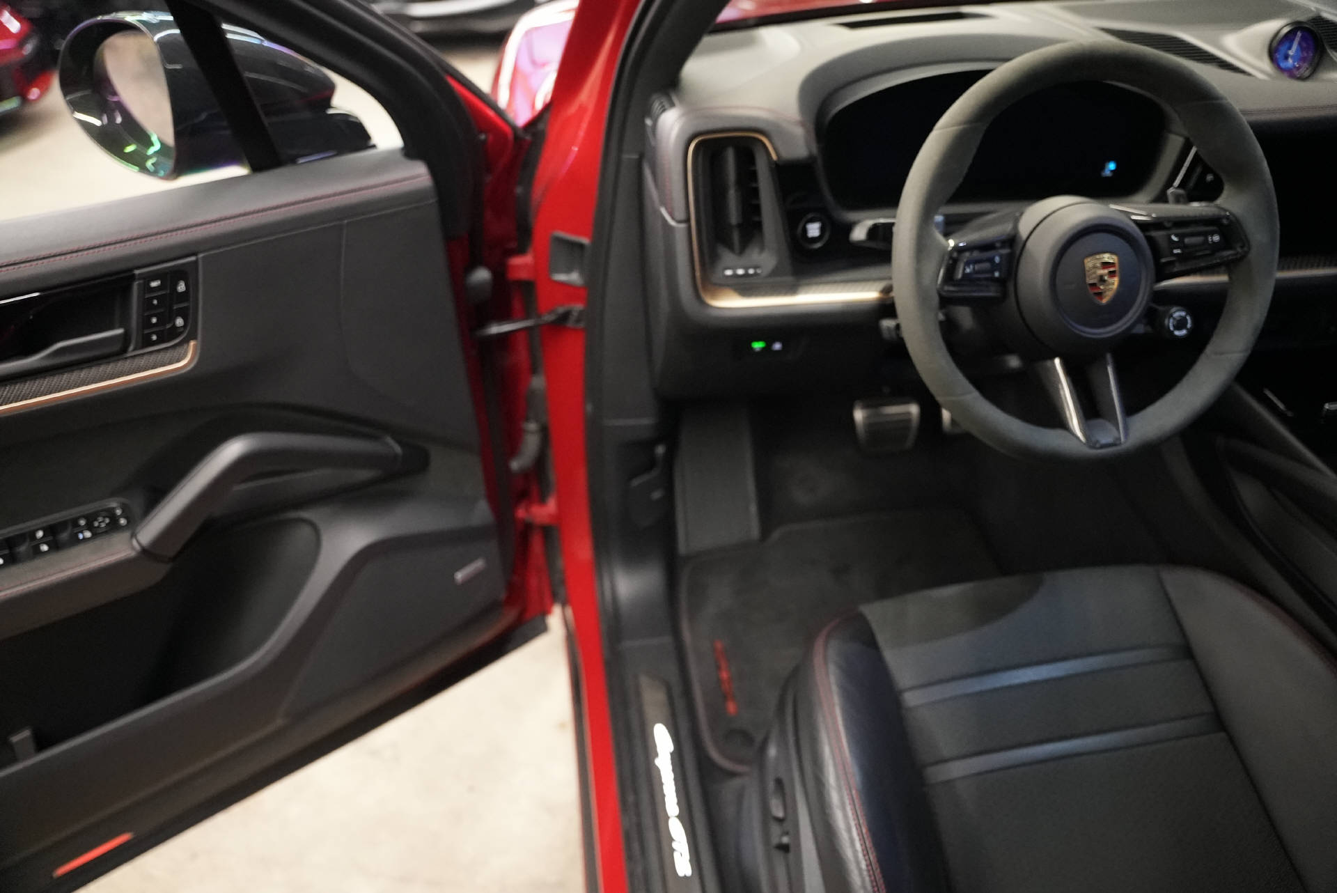 PORSCHE Cayenne GTS Tiptronic-image-8