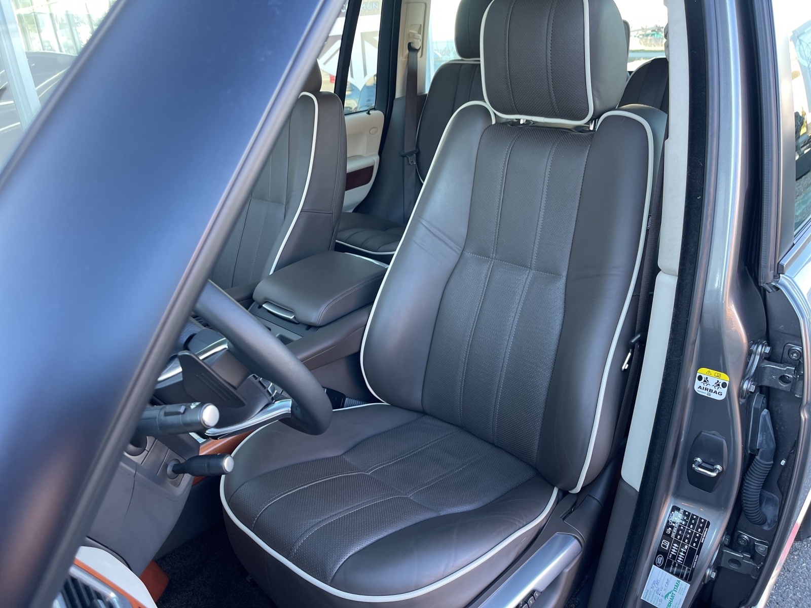 LAND ROVER Range Rover 4.4 TDV8 Vogue Automatic-image-9