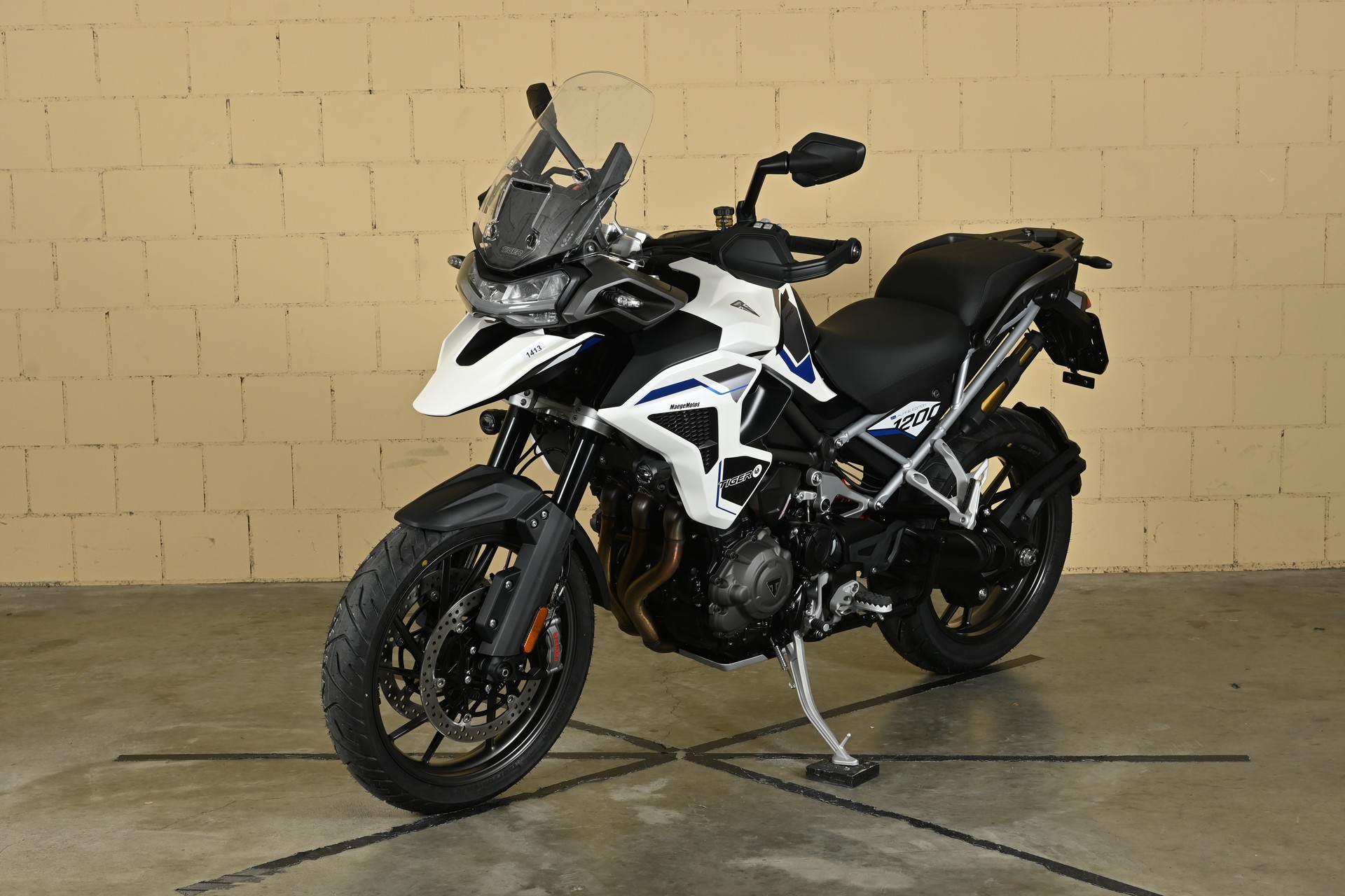 TRIUMPH Tiger 1200 Alpine Edition-showroom-element-2