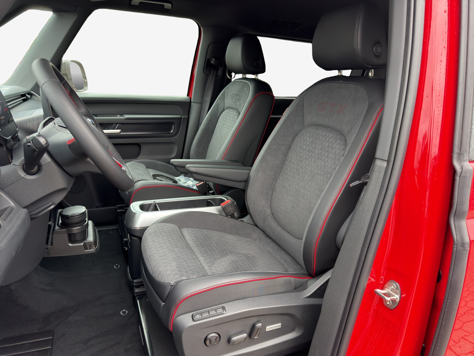 VW ID.Buzz LWB GTX 4 Motion-image-7