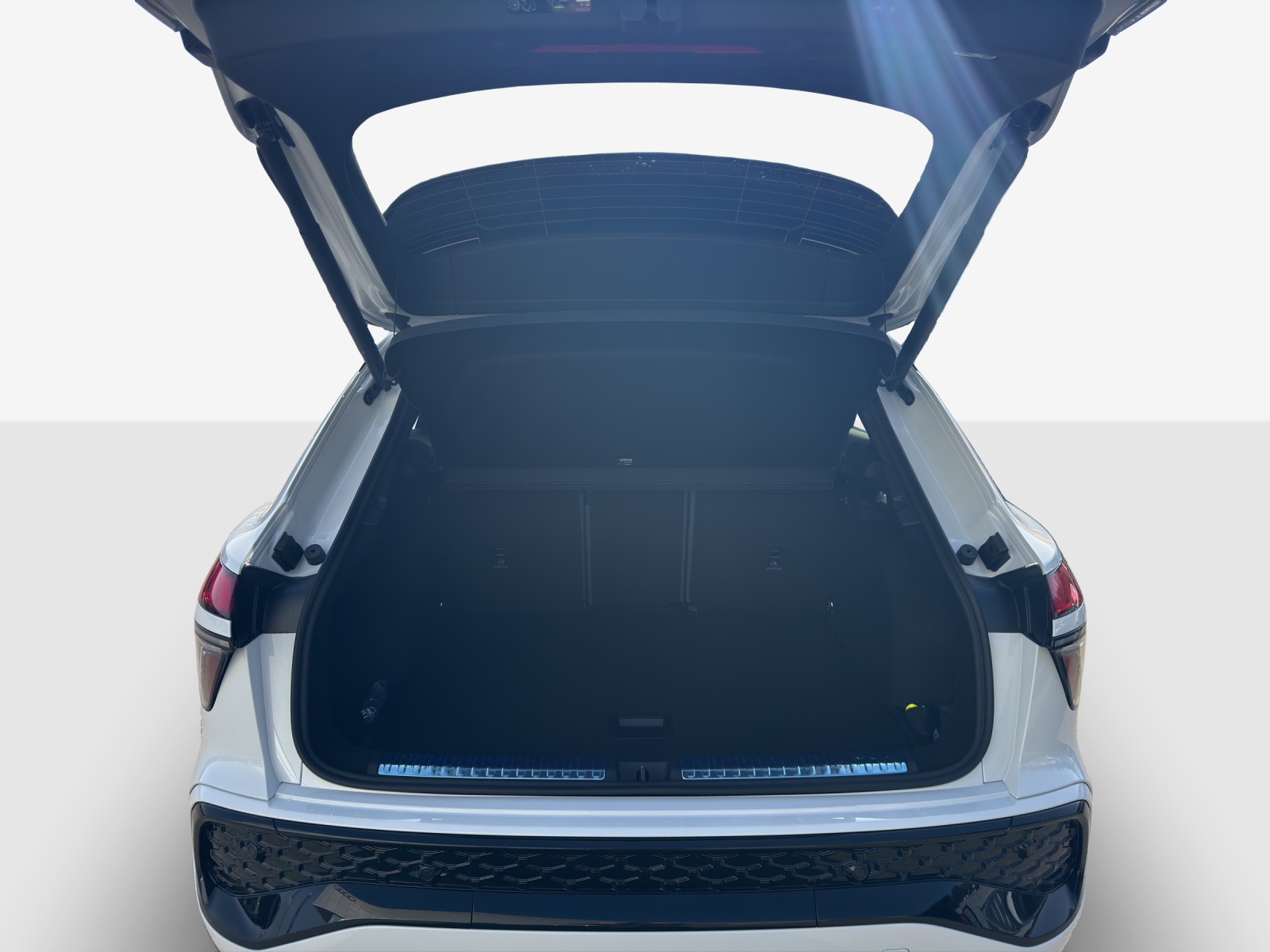 AUDI Q3 SUV TFSI quattro 195 kW S tronic-image-12
