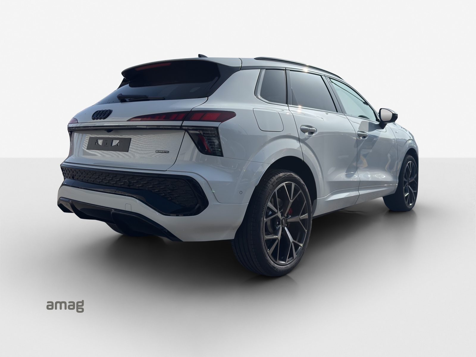 AUDI Q3 SUV TFSI quattro 195 kW S tronic-image-4