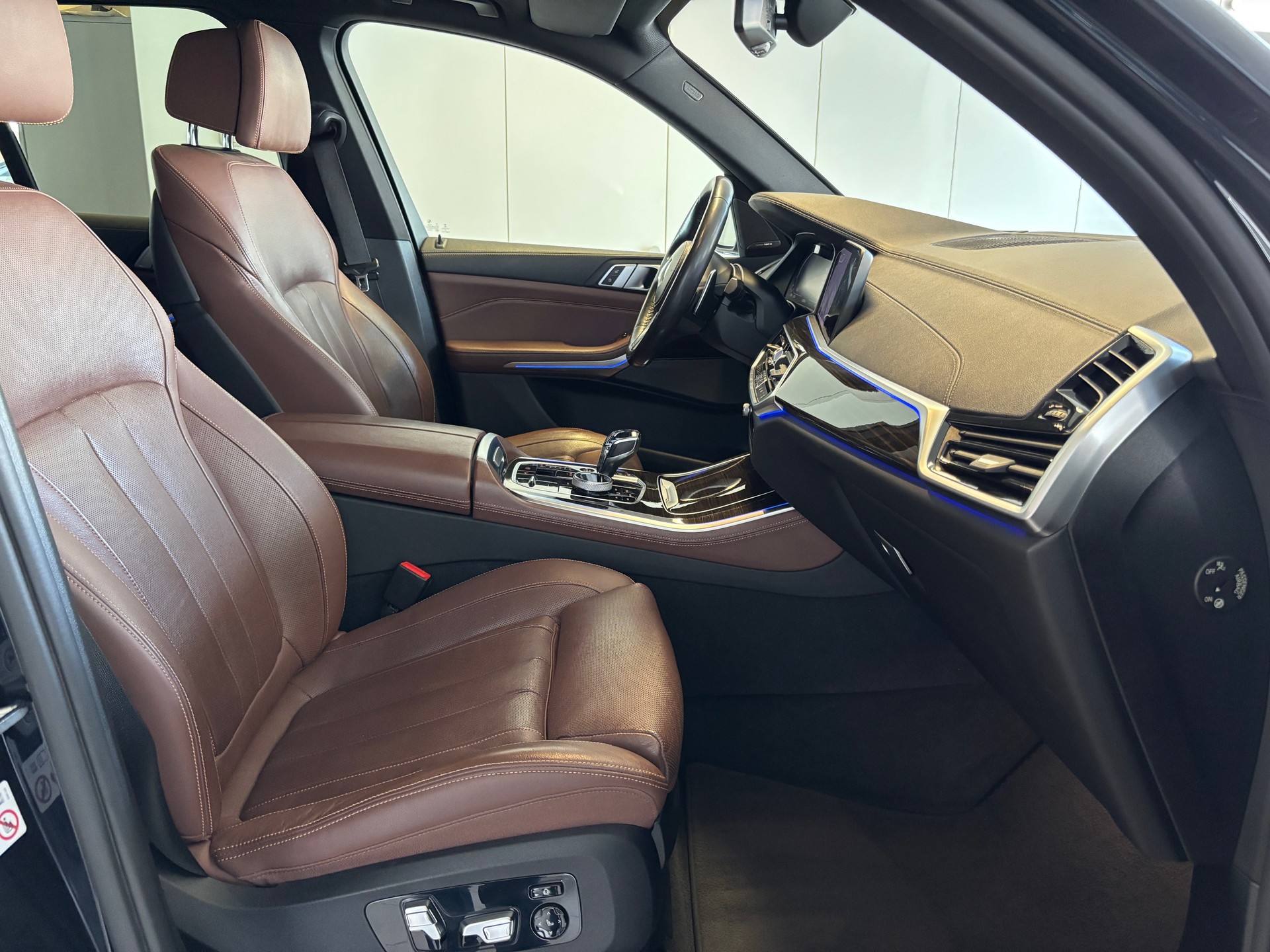 BMW X5 xDrive 40i M-Sport Steptronic-image-9