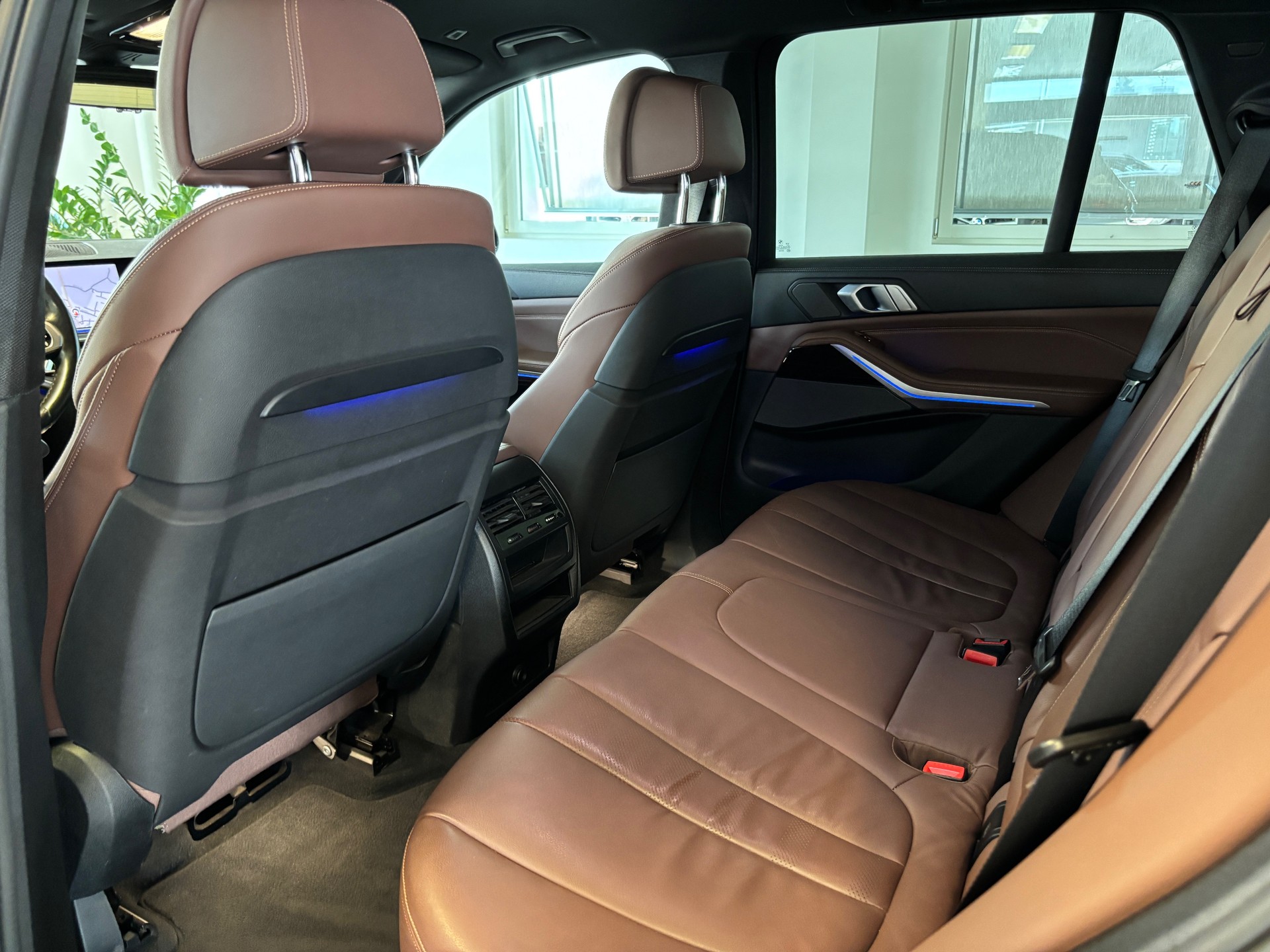BMW X5 xDrive 40i M-Sport Steptronic-image-11