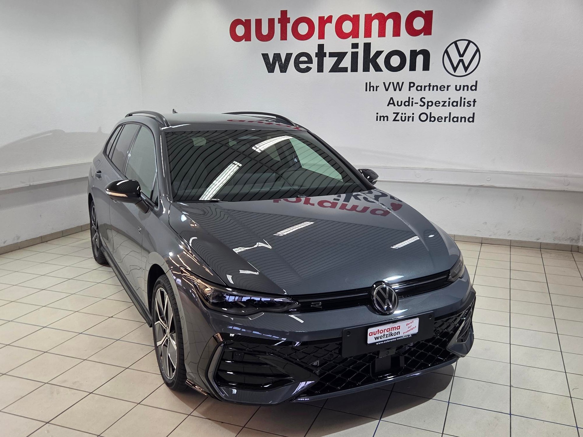 VW Golf Variant 2.0 TSI R-Line DSG 4 Motion-image-1