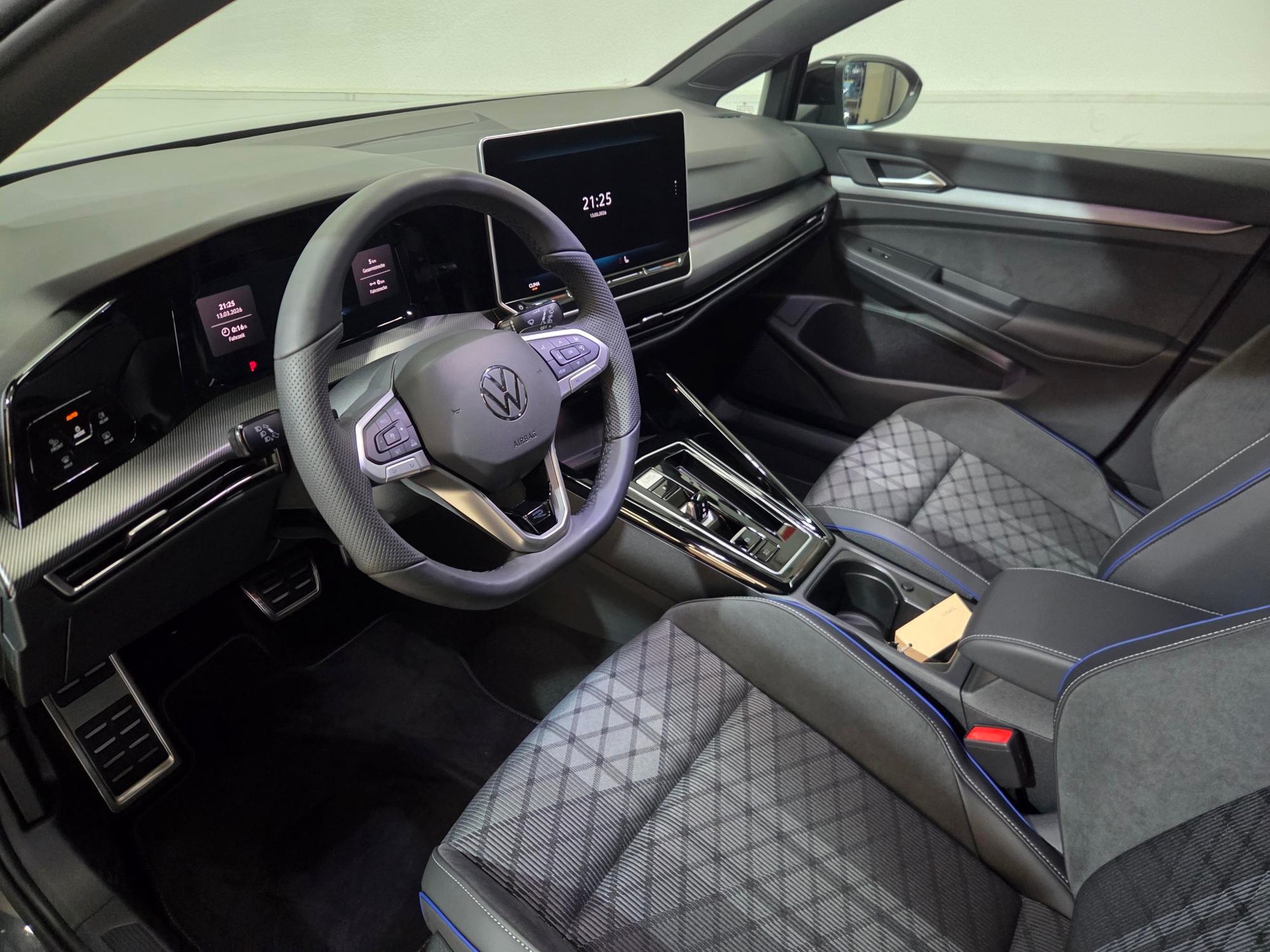 VW Golf Variant 2.0 TSI R-Line DSG 4 Motion-image-8