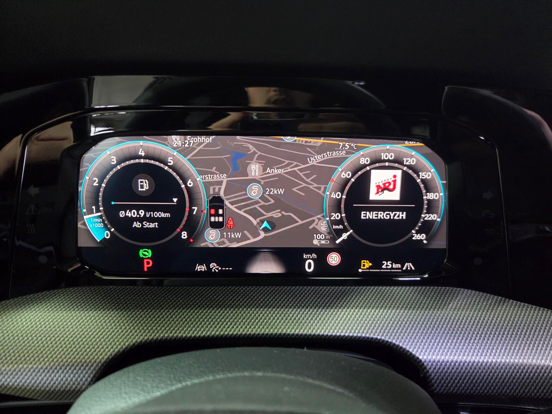 VW Golf Variant 2.0 TSI R-Line DSG 4 Motion-image-11