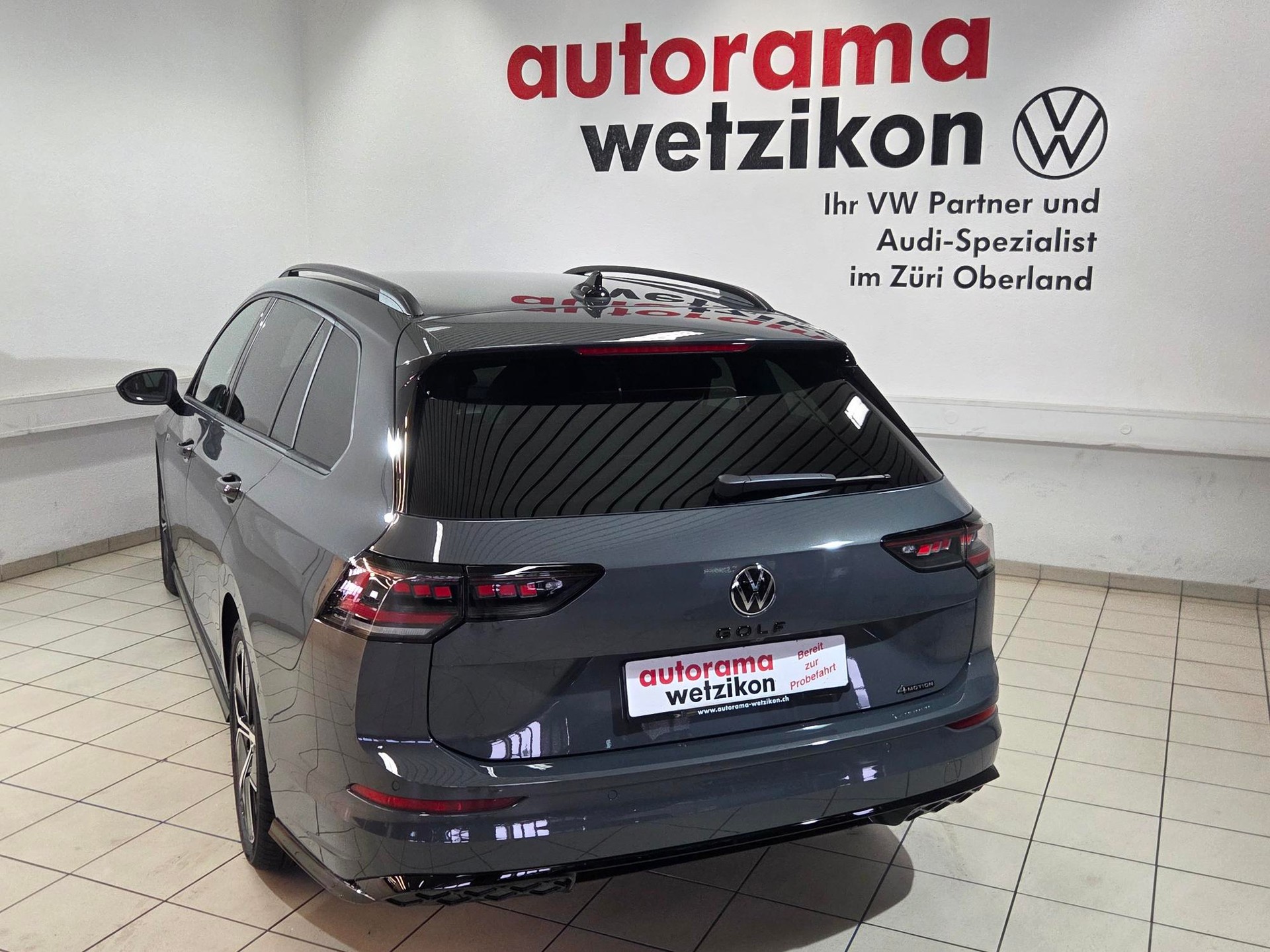 VW Golf Variant 2.0 TSI R-Line DSG 4 Motion-image-3