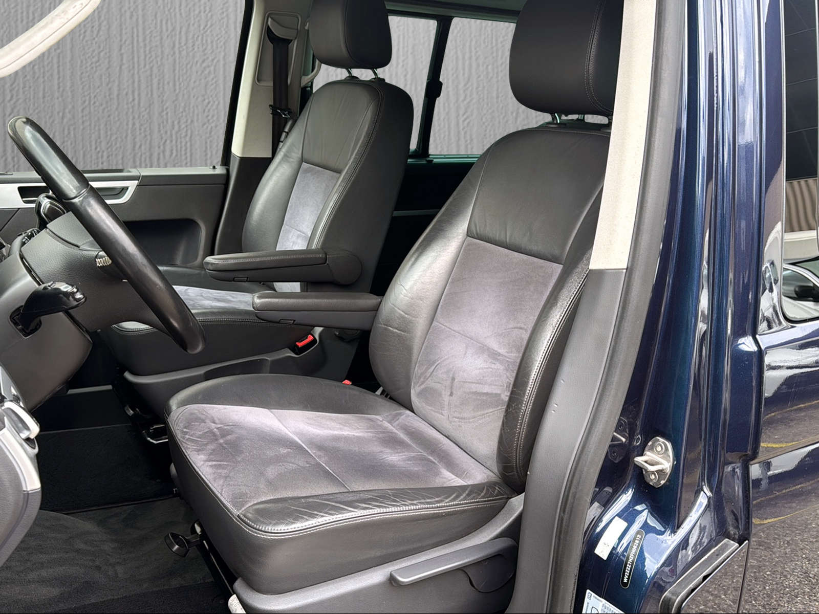 VW T5 Multivan 2.0 TDI CR Family Cup DSG-image-7