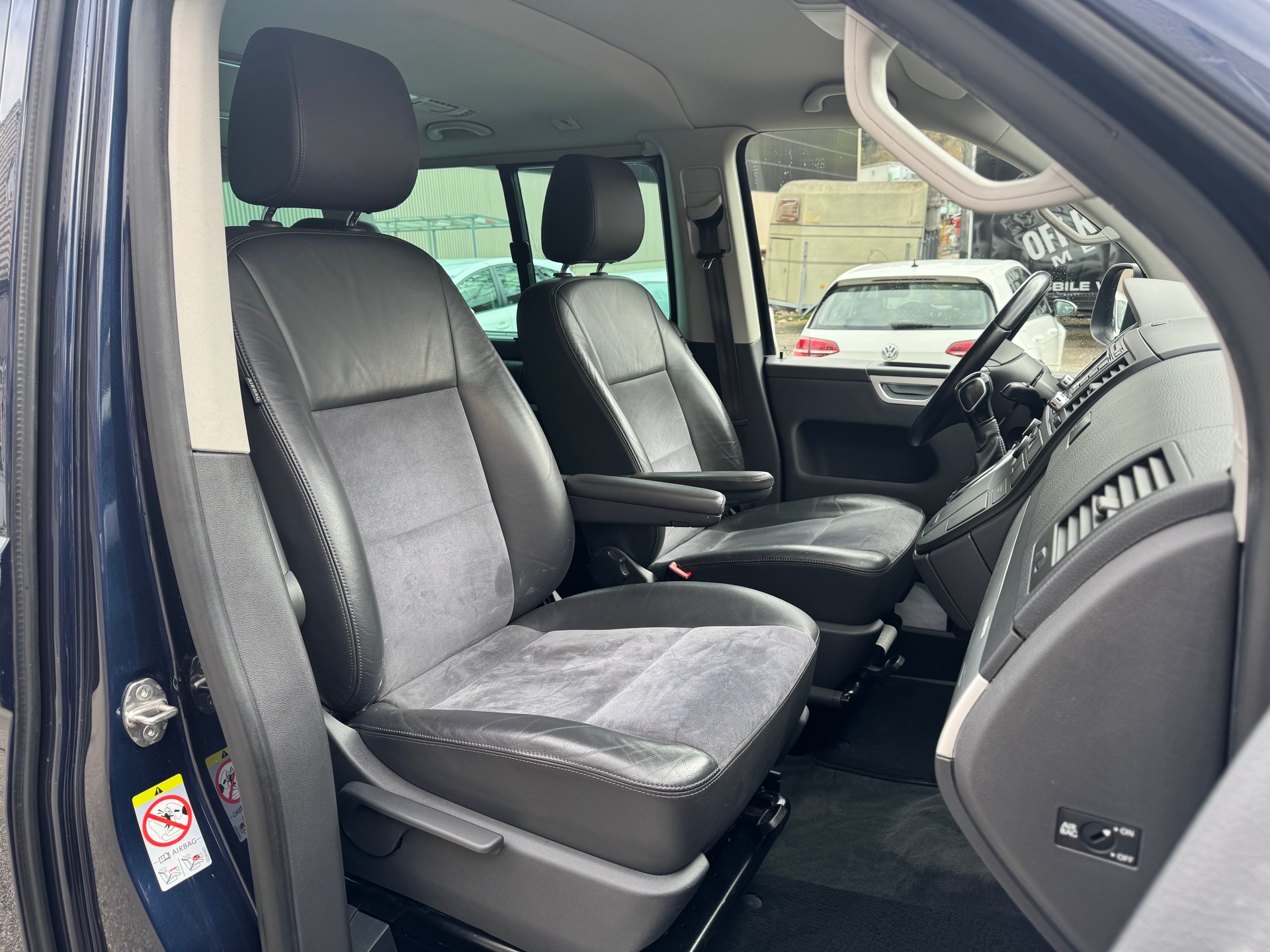 VW T5 Multivan 2.0 TDI CR Family Cup DSG-image-8