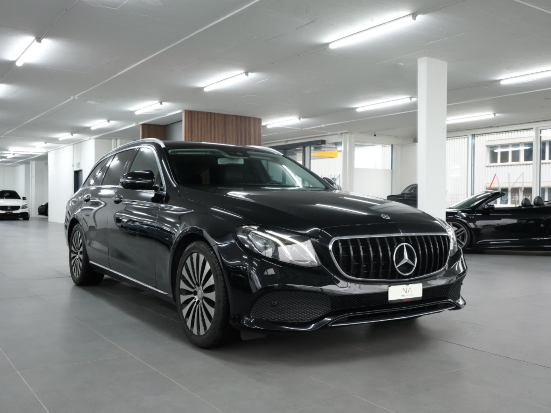 MERCEDES-BENZ E 200 AMG Line 9G-Tronic-image-1