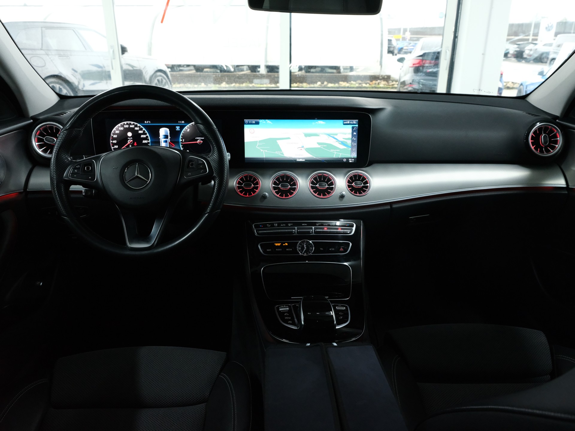 MERCEDES-BENZ E 200 AMG Line 9G-Tronic-image-15