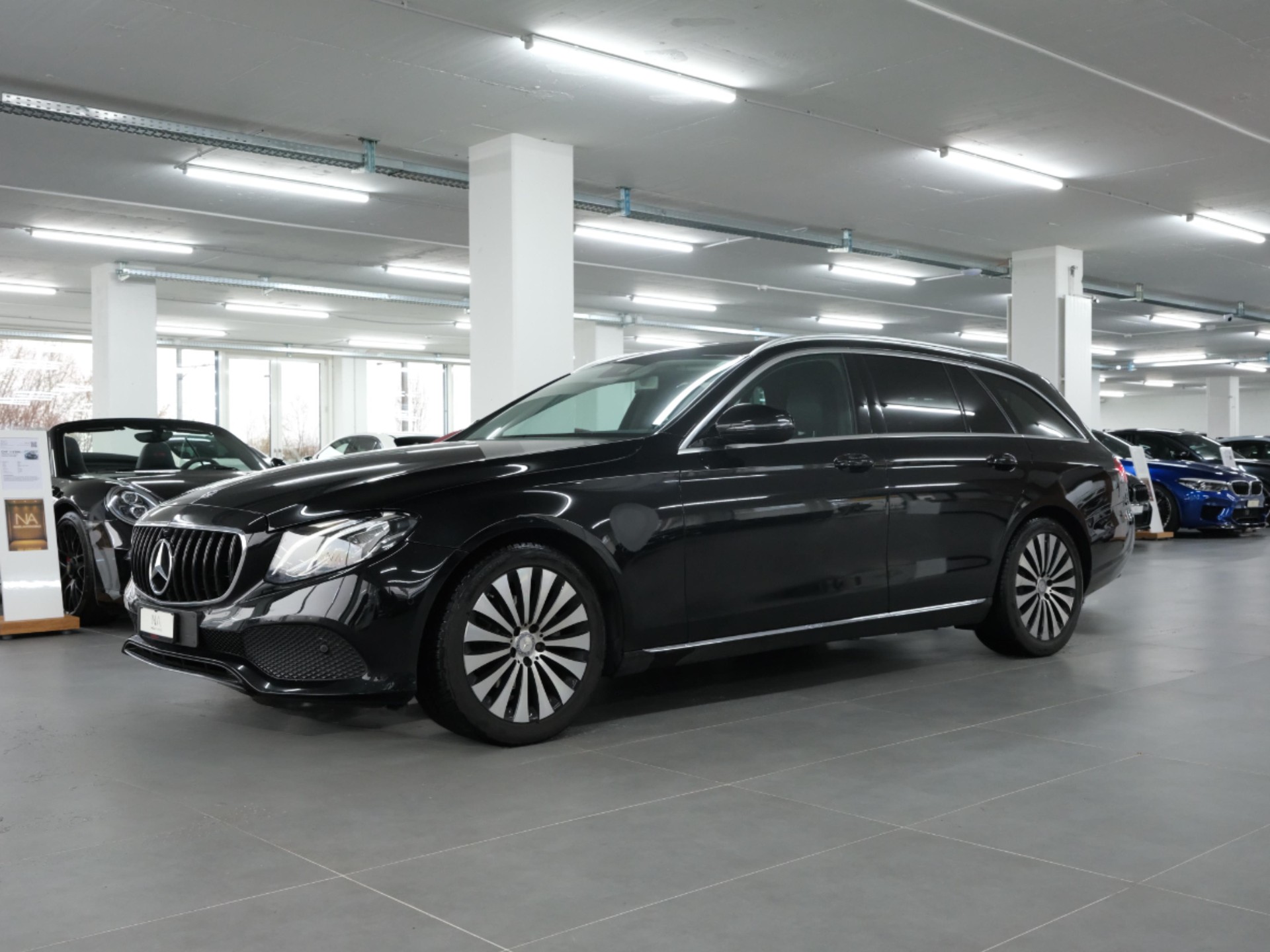 MERCEDES-BENZ E 200 AMG Line 9G-Tronic-image-6
