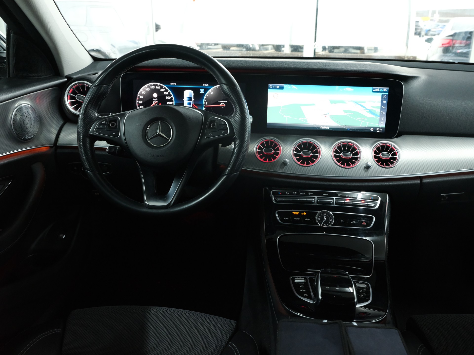 MERCEDES-BENZ E 200 AMG Line 9G-Tronic-image-16