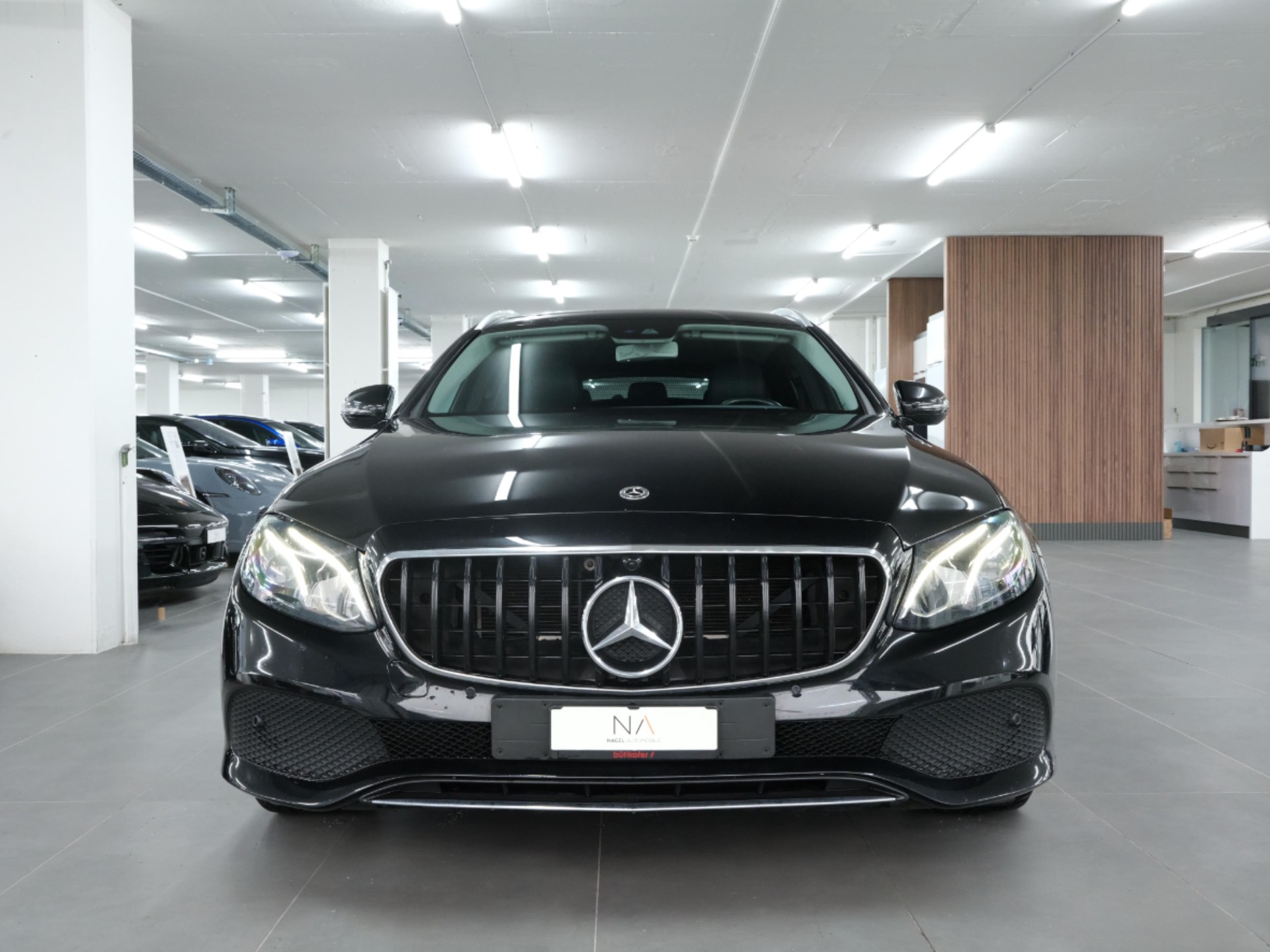 MERCEDES-BENZ E 200 AMG Line 9G-Tronic-image-7