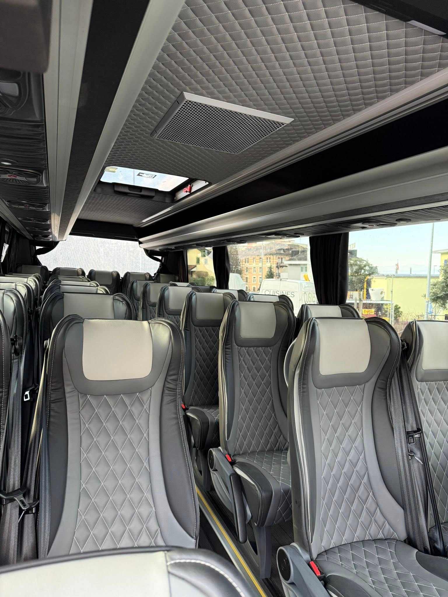MERCEDES-BENZ 519 Sprinter 29+1+1 pl-image-2