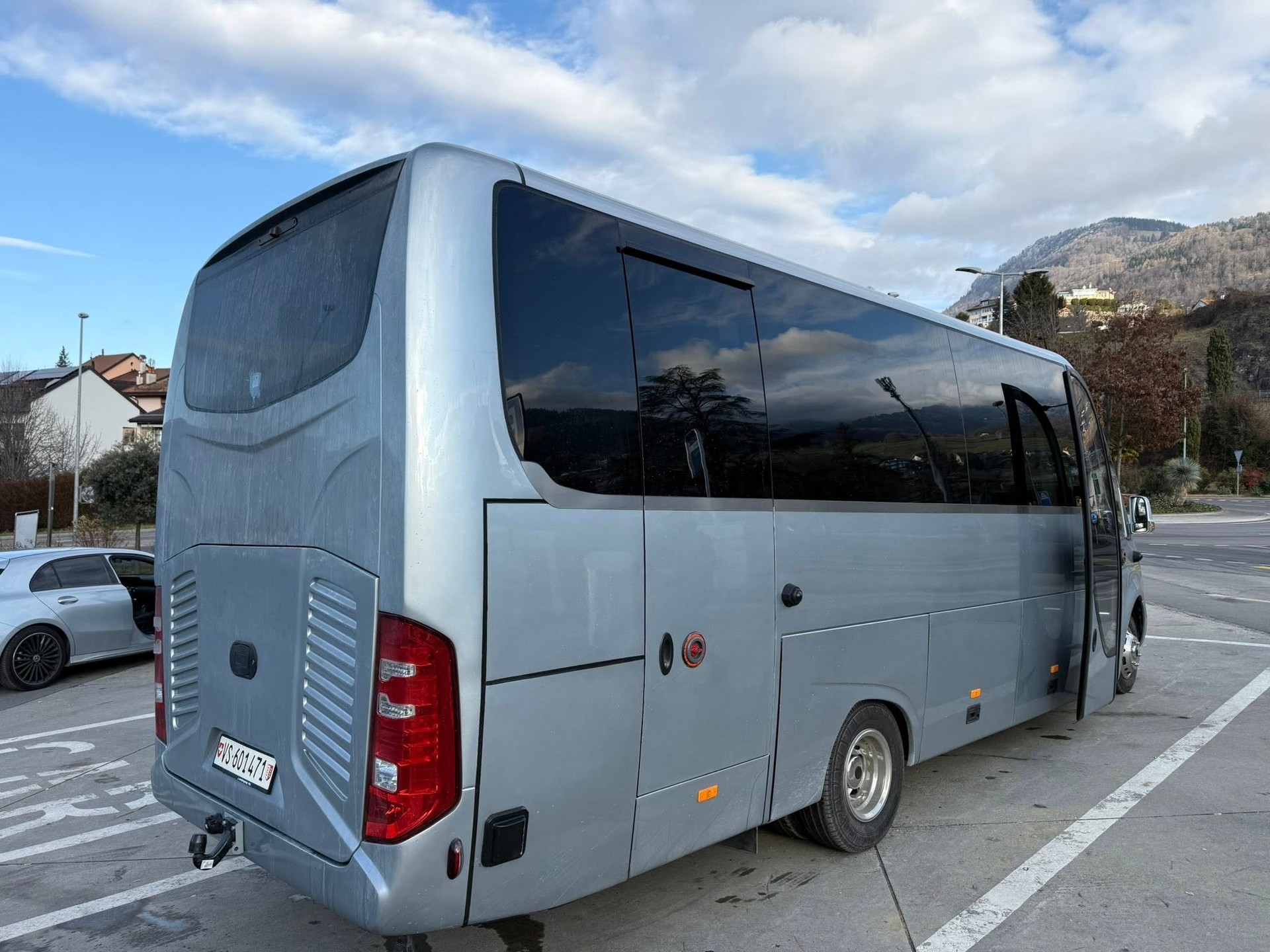 MERCEDES-BENZ 519 Sprinter 29+1+1 pl-image-1