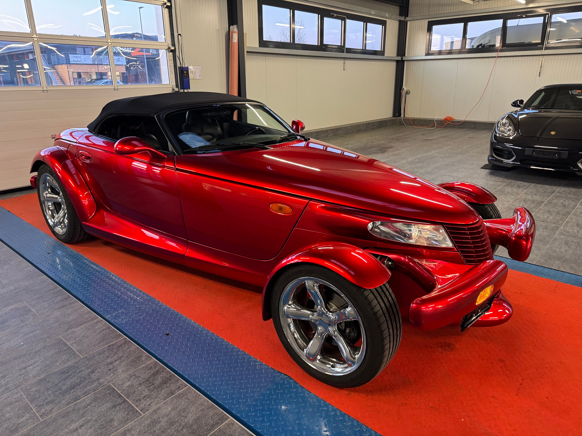 CHRYSLER Prowler Red Dream-showroom-element-2