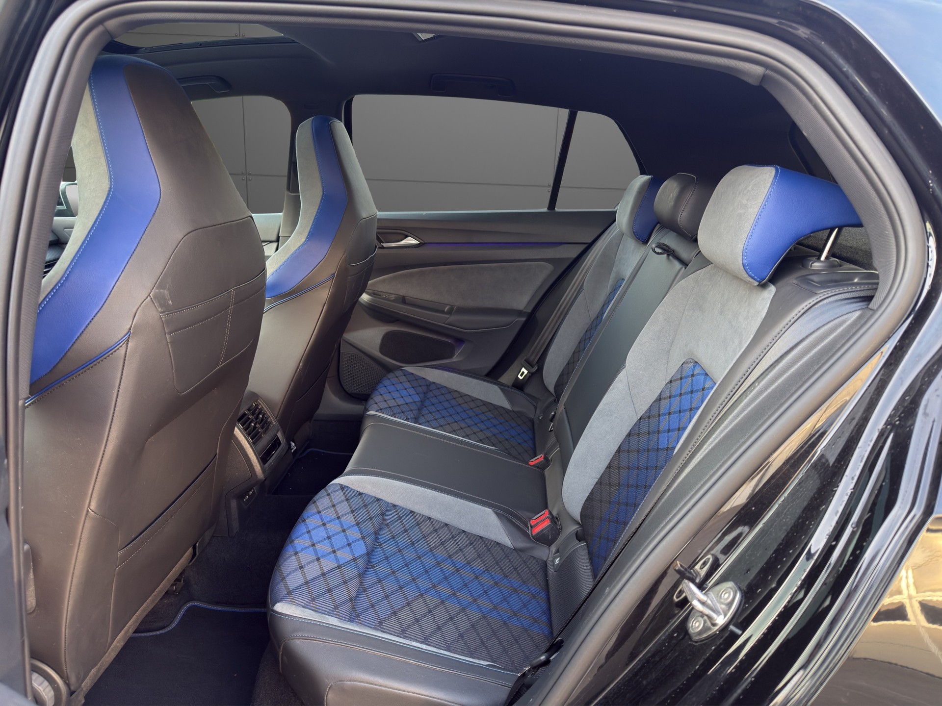 VW Golf R * Allrad mit 333PS *-image-10