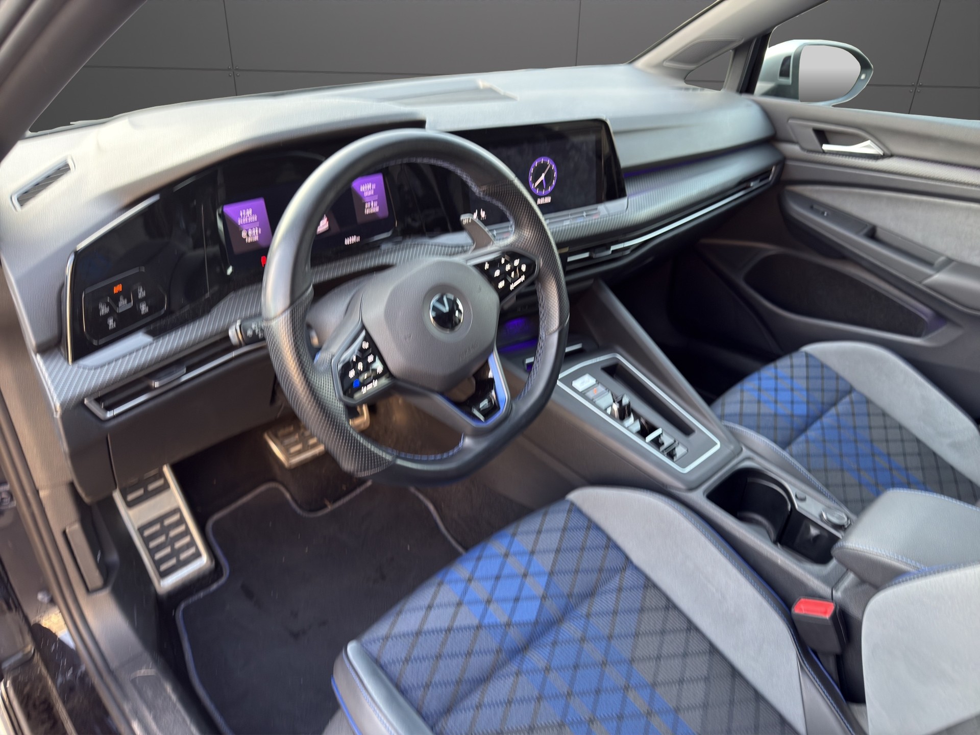 VW Golf R * Allrad mit 333PS *-image-9