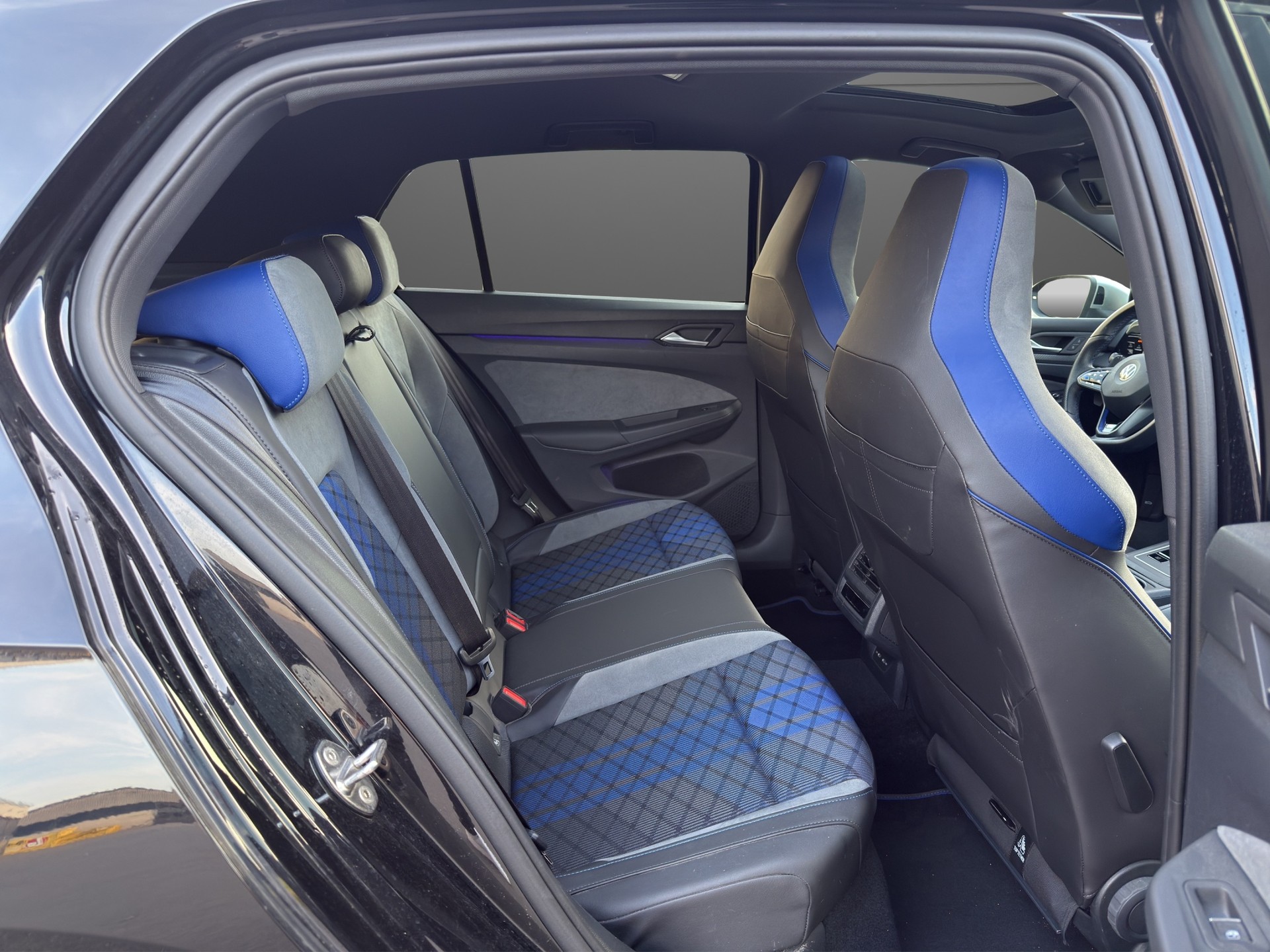 VW Golf R * Allrad mit 333PS *-image-13