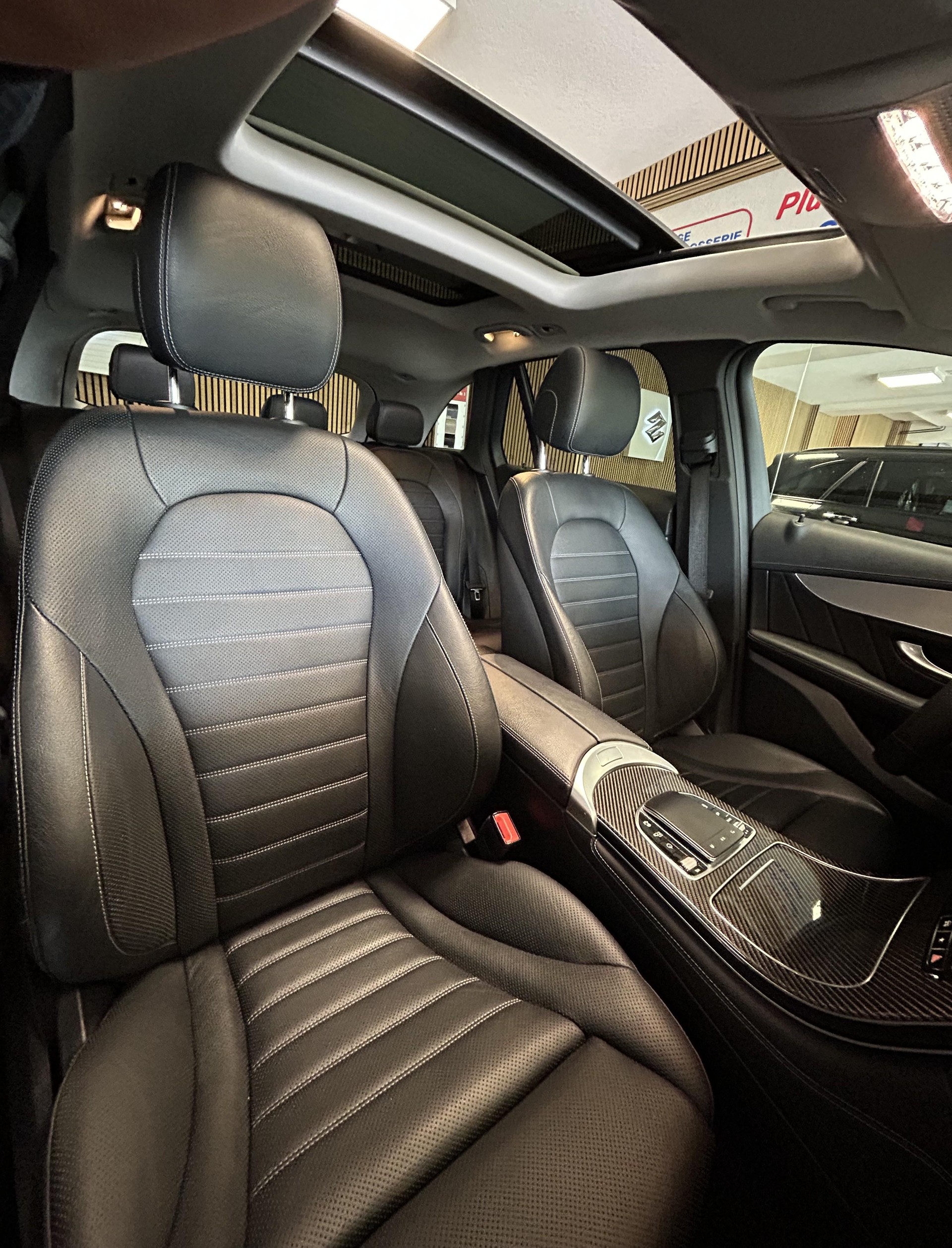 MERCEDES-BENZ GLC 300 e AMG Line 4m-image-22