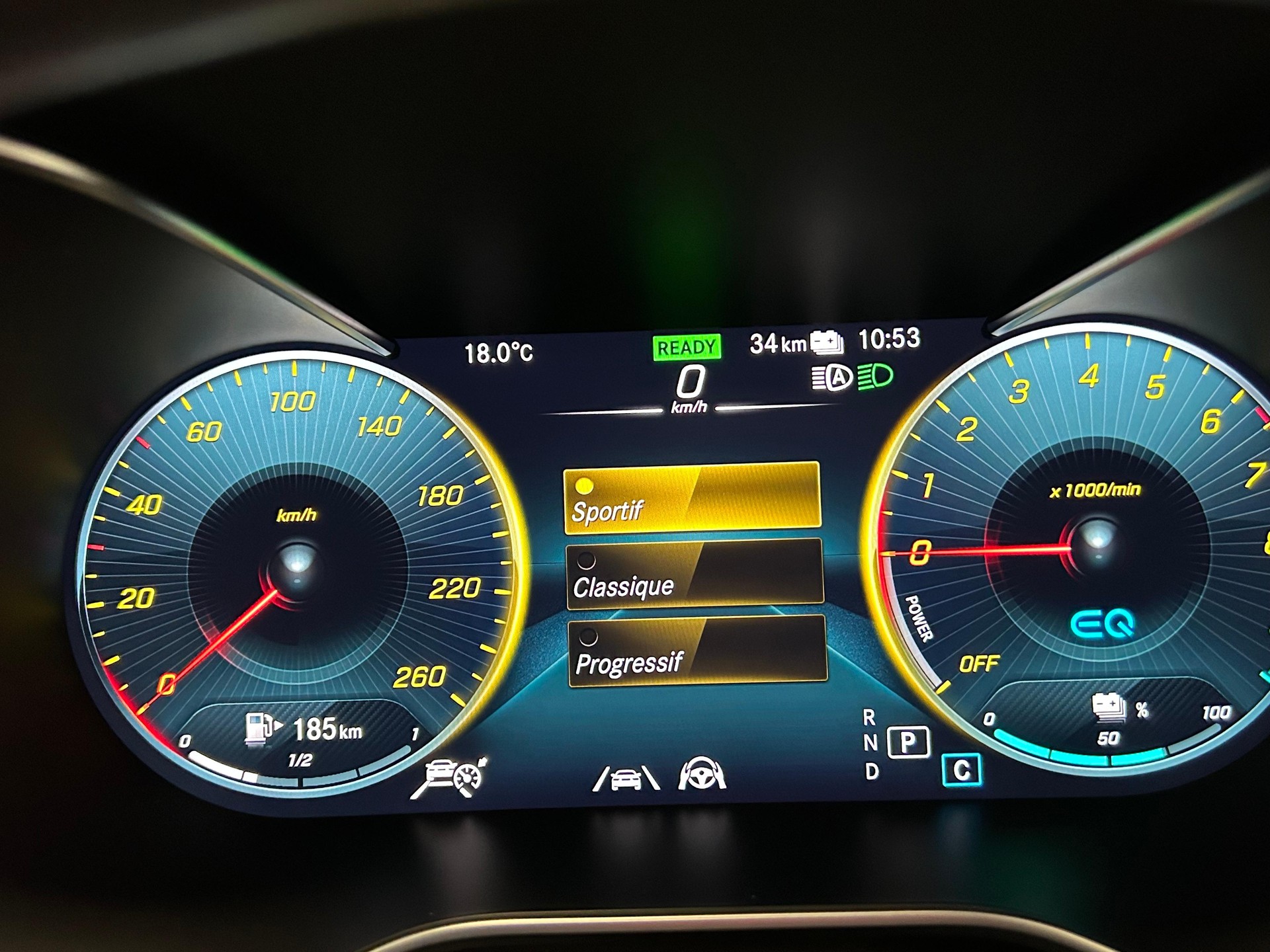 MERCEDES-BENZ GLC 300 e AMG Line 4m-image-10