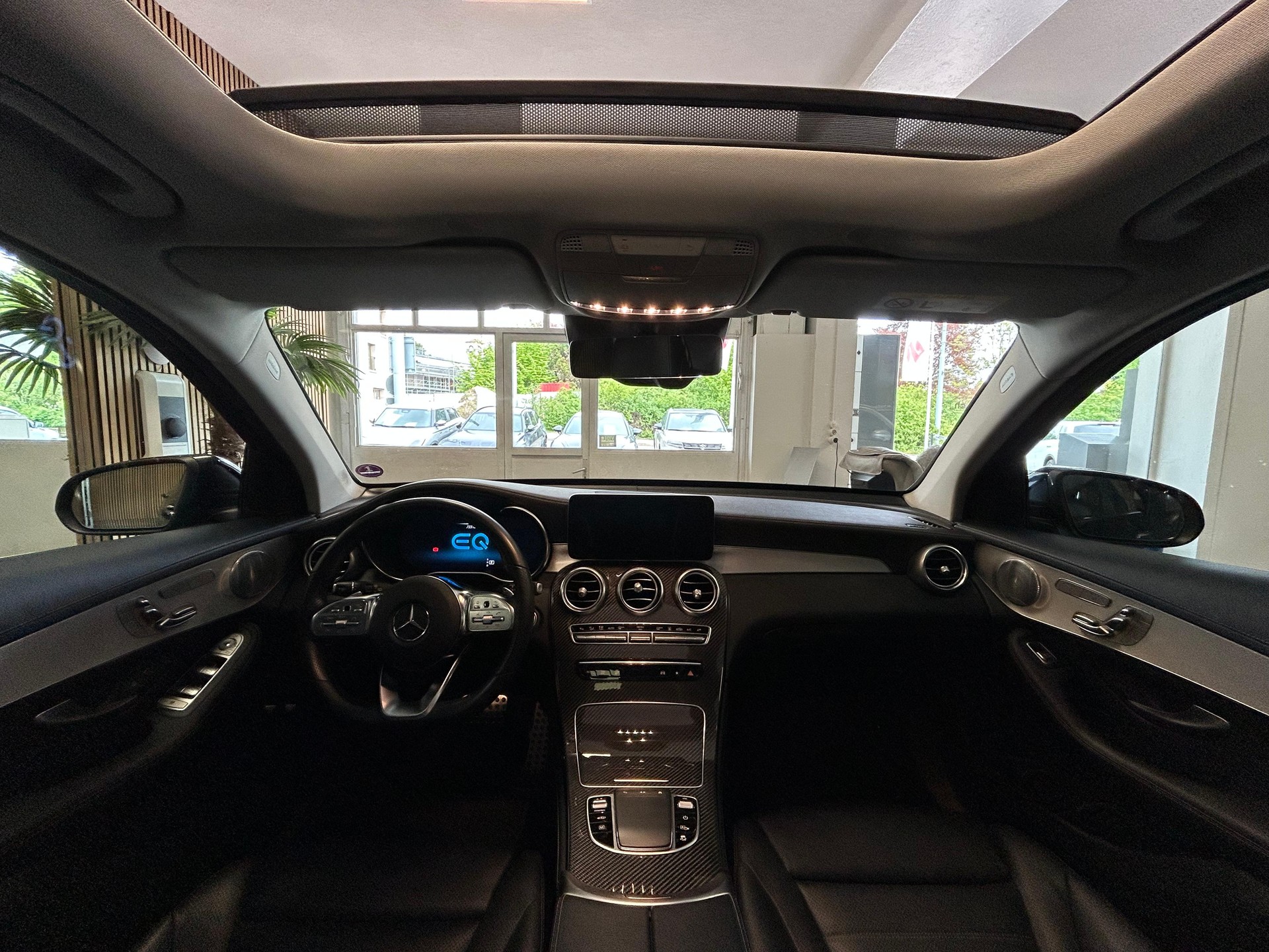 MERCEDES-BENZ GLC 300 e AMG Line 4m-image-8