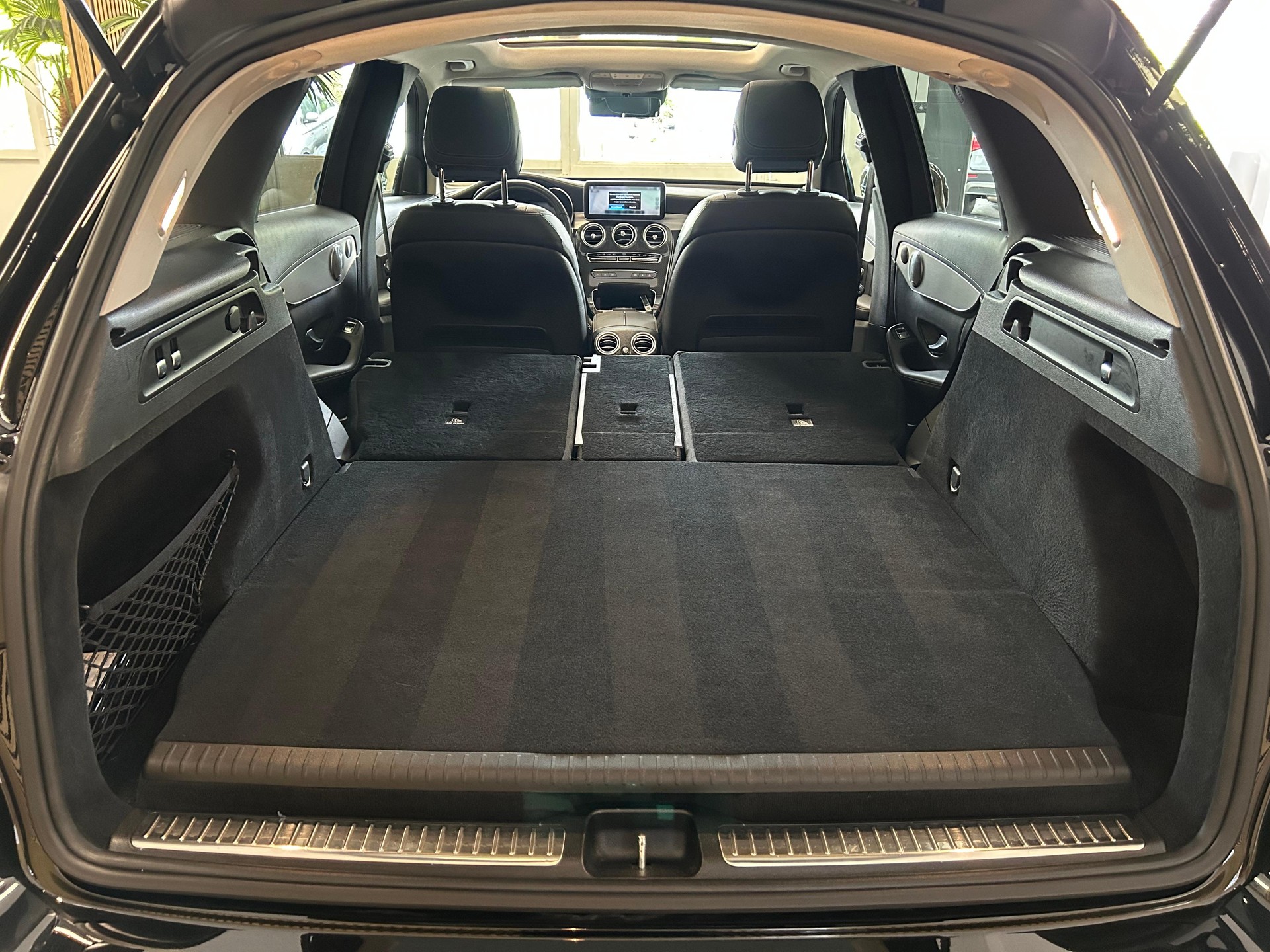 MERCEDES-BENZ GLC 300 e AMG Line 4m-image-27