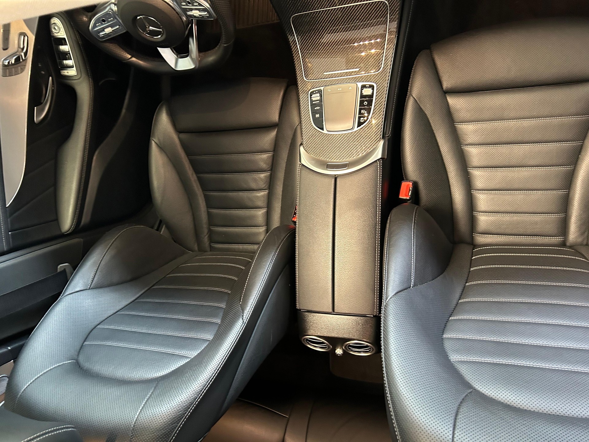 MERCEDES-BENZ GLC 300 e AMG Line 4m-image-1