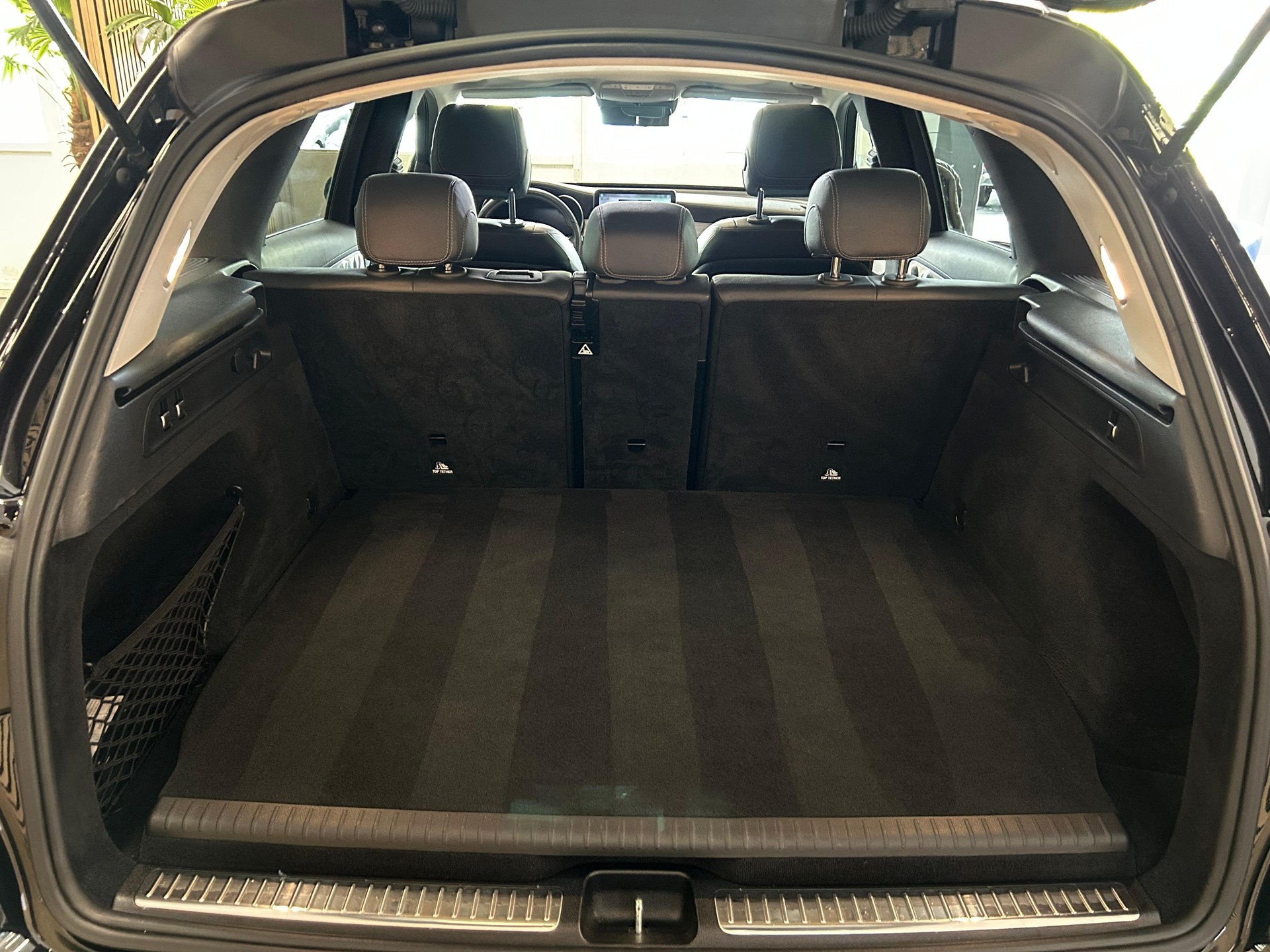 MERCEDES-BENZ GLC 300 e AMG Line 4m-image-25