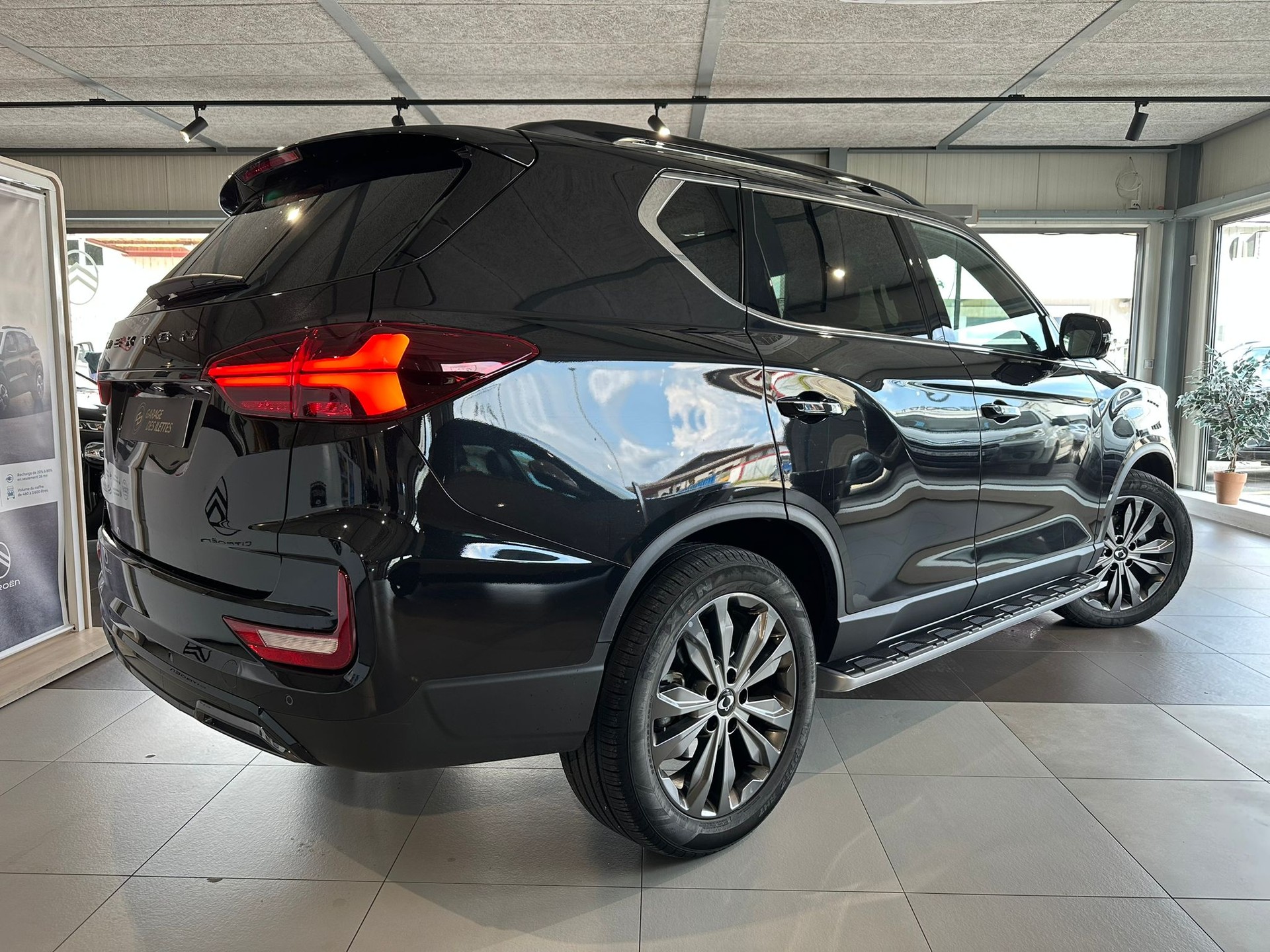KGM-SsangYong Rexton 2.2 CRDi Blackline 4WD AT 3.5 T AHK-showroom-element-2