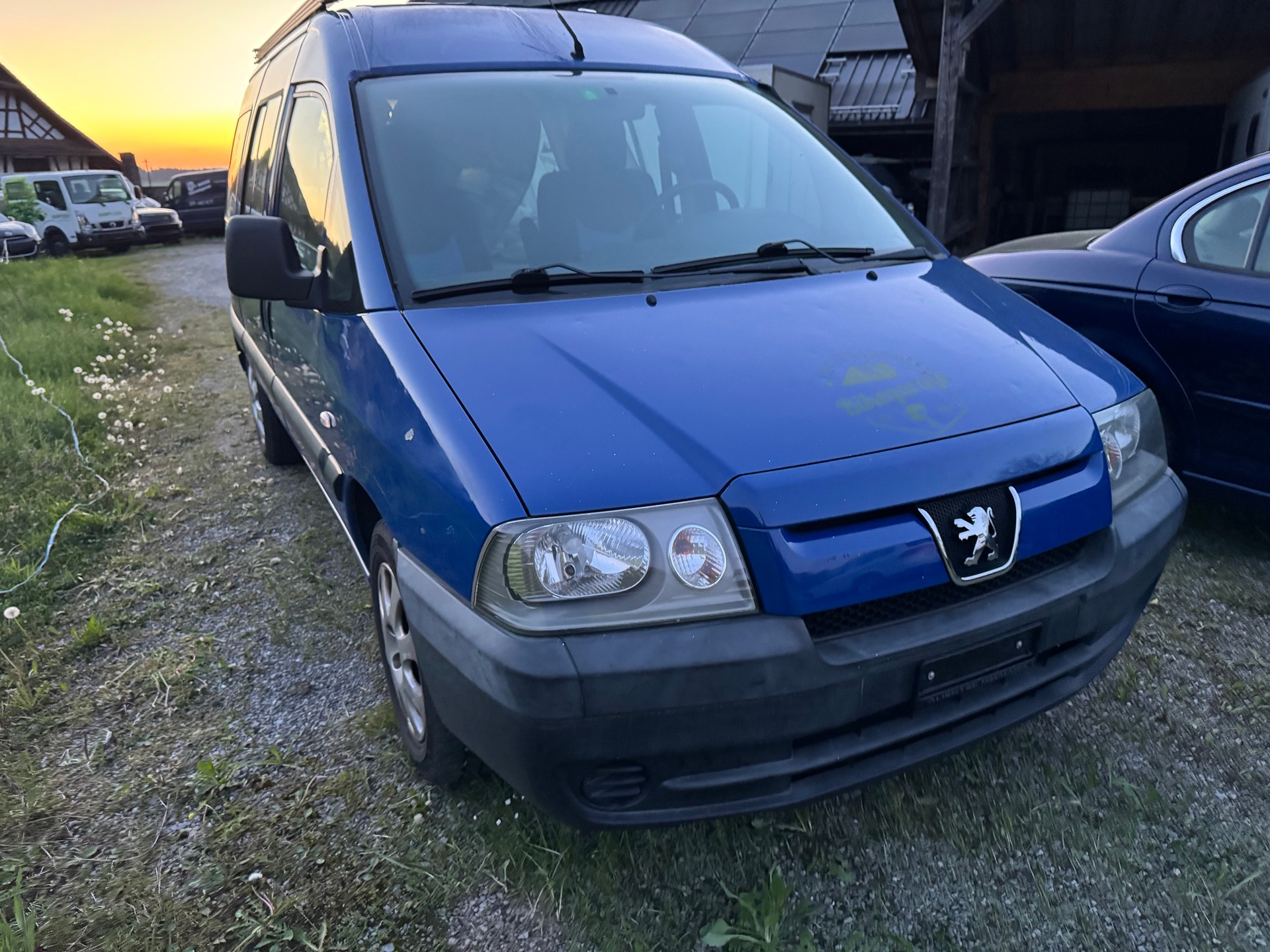 PEUGEOT Expert 2.0 220 C Confort Swiss P.