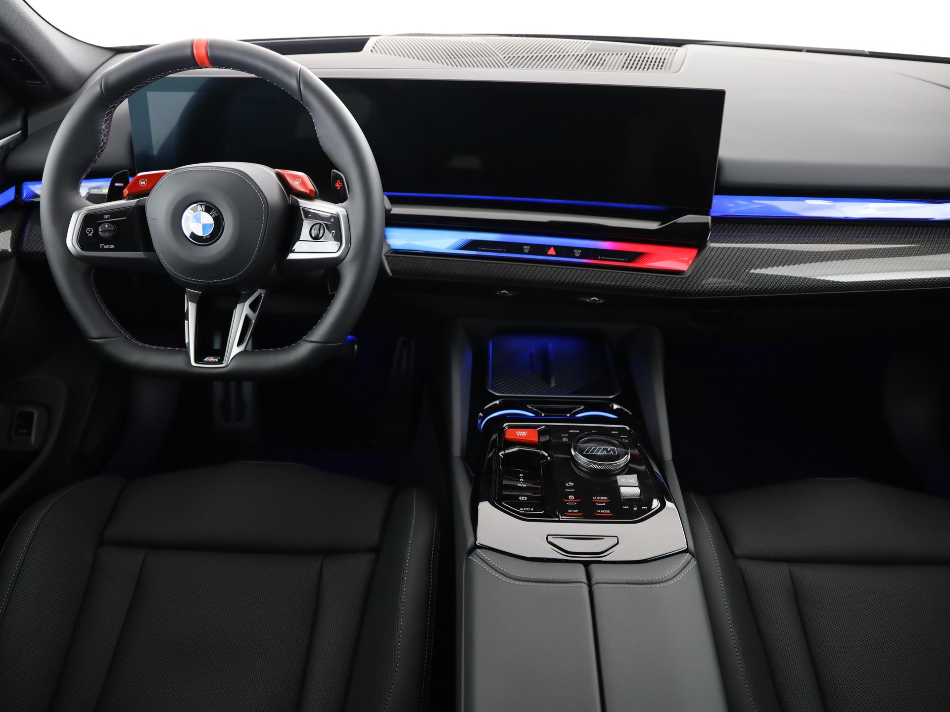 BMW M5 xDrive Touring-image-4