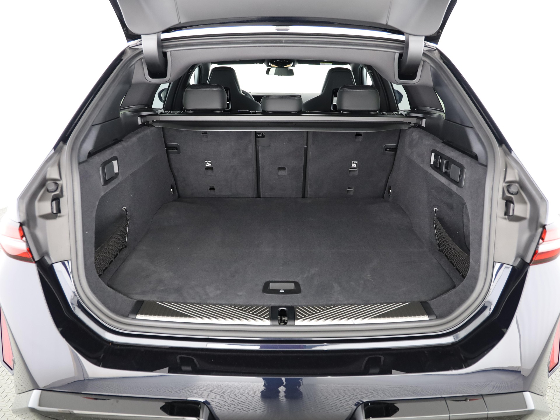 BMW M5 xDrive Touring-image-5