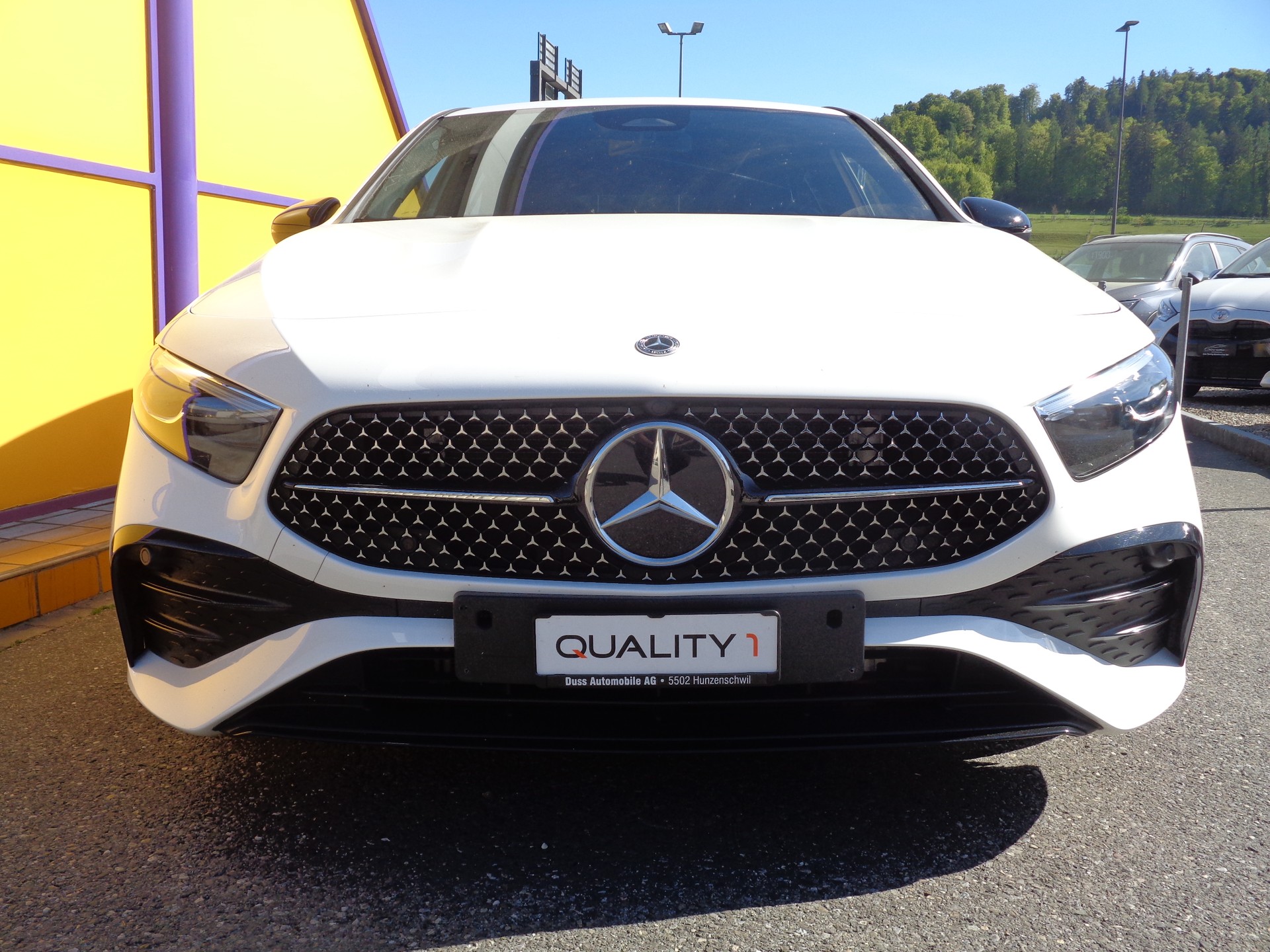 MERCEDES-BENZ A250 4Matic AMG Line-image-2