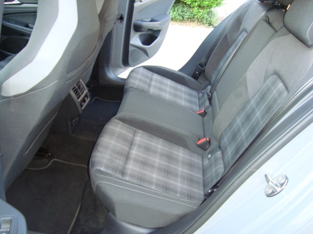 VW Golf 2.0 TDI GTD DSG-image-8