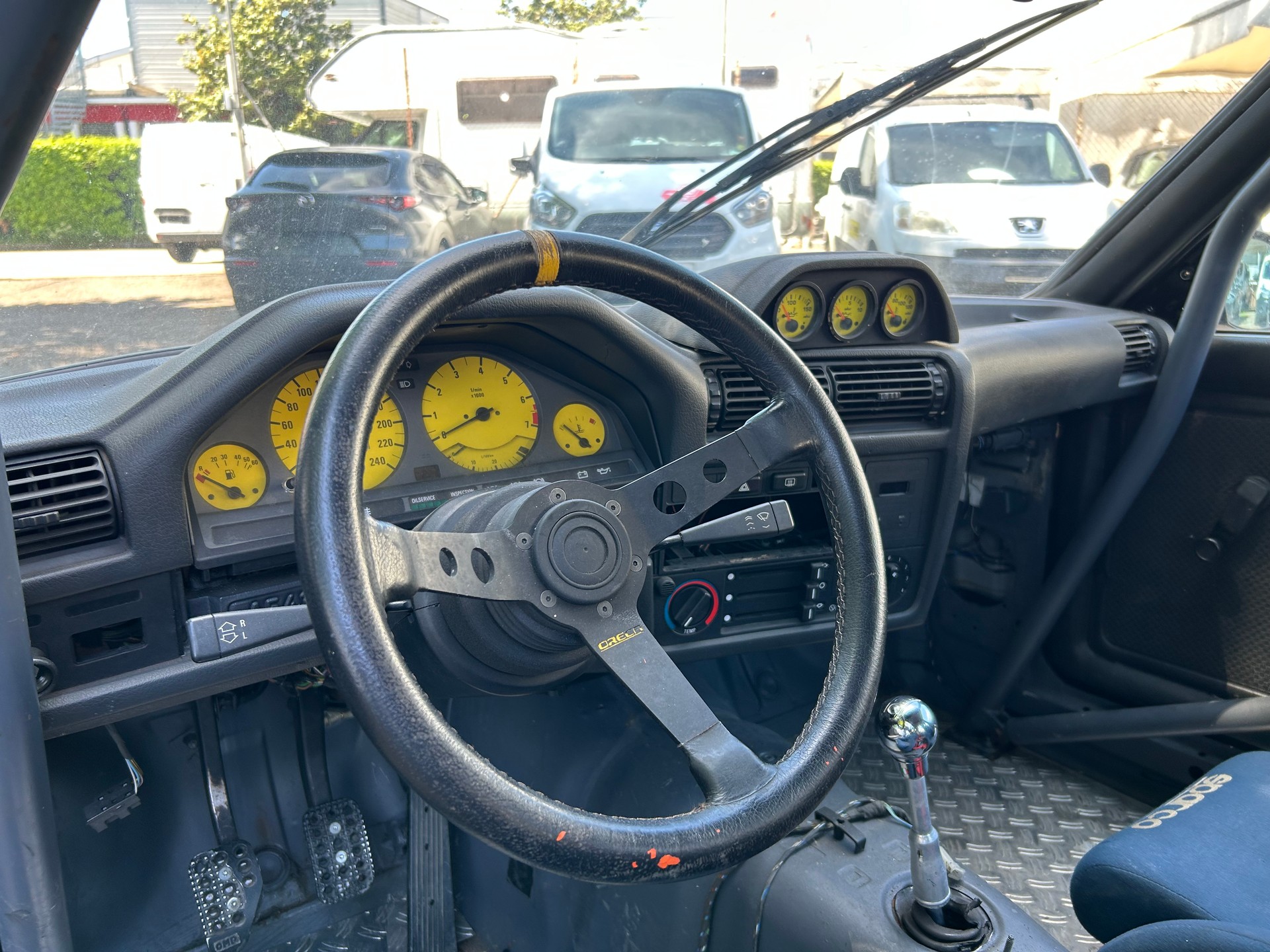 BMW 323i 2,7l 218cv de piste-image-5