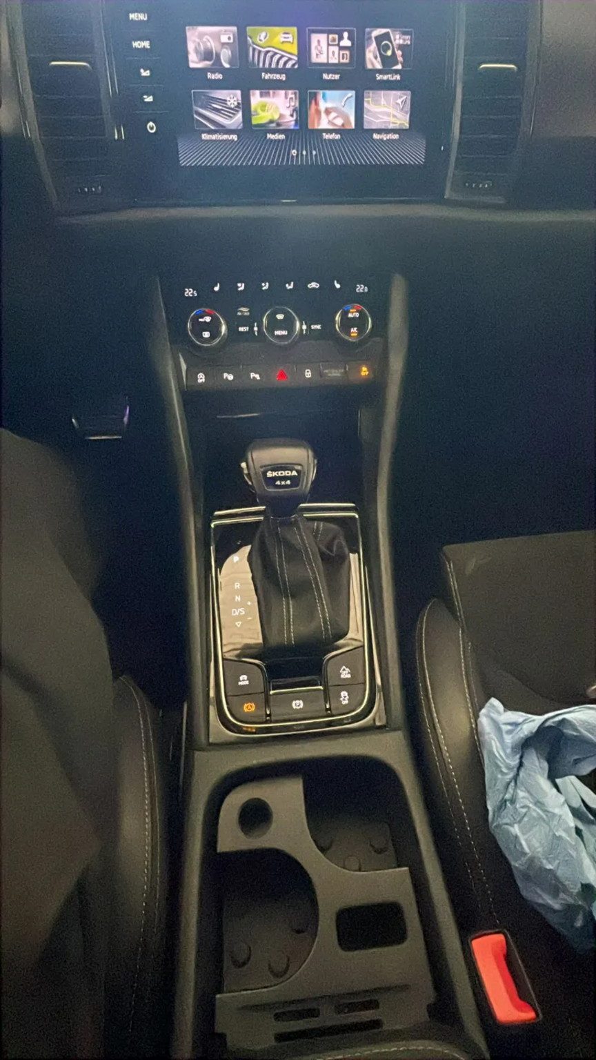SKODA Kodiaq 2.0 TSI 4x4 SportLine *7 Plätzer*-image-11